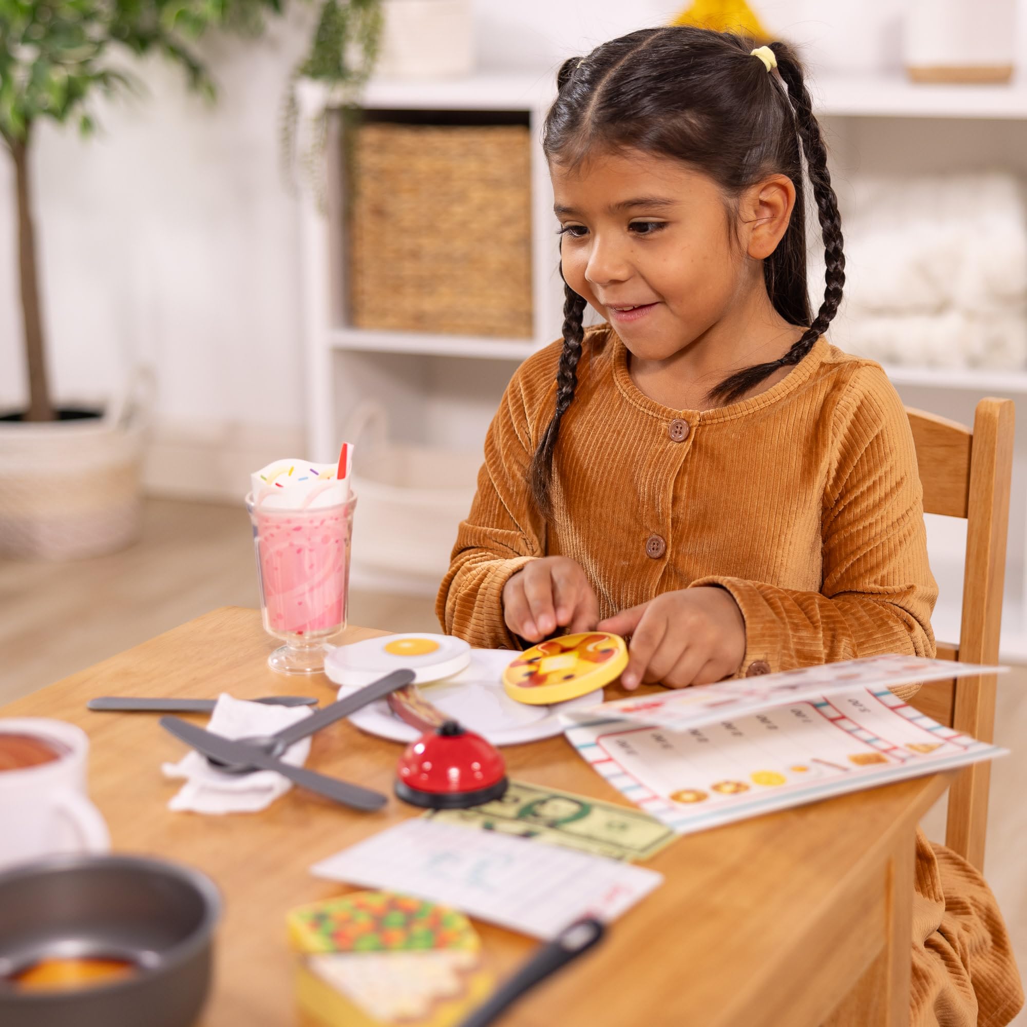 Melissa & Doug – zabawkowy zestaw gwiezdna restauracja | zabawa z odgrywaniem ról | zestaw zabawkowy | 3+ | prezent dla chłopca lub dziewczynki