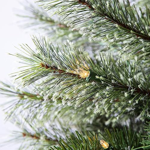 Miniatura 21 de Home Heritage Árbol de Navidad artificial Stanley de 7 pies, preiluminado con conos de pino y bayas, 350 luces incandescentes blancas y 335 puntas