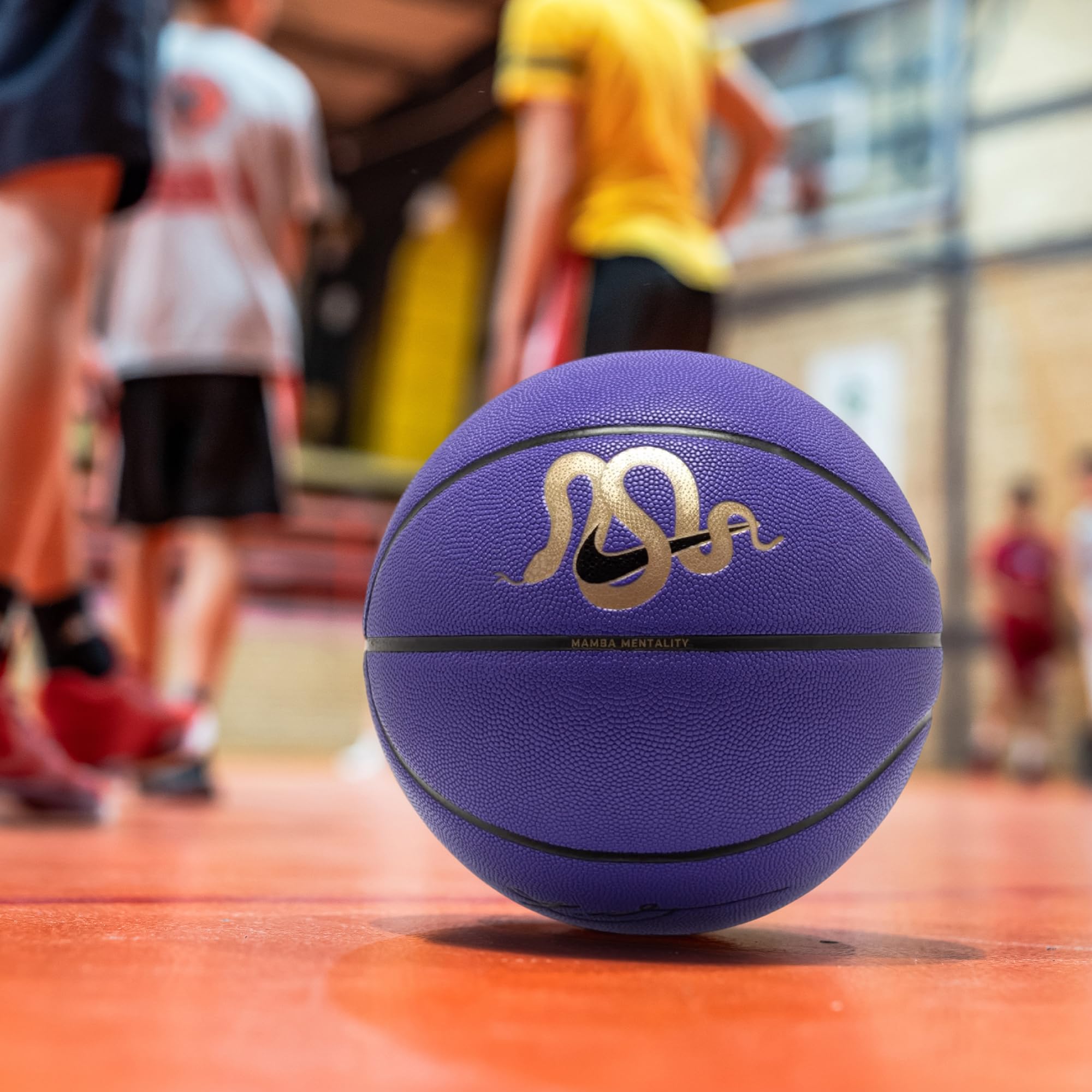 Nike Unisex All Court 8P K Bryant CNY 2025 Deflated Balón de Baloncesto Varsity Purple/Black/Metallic Gold/Black 7