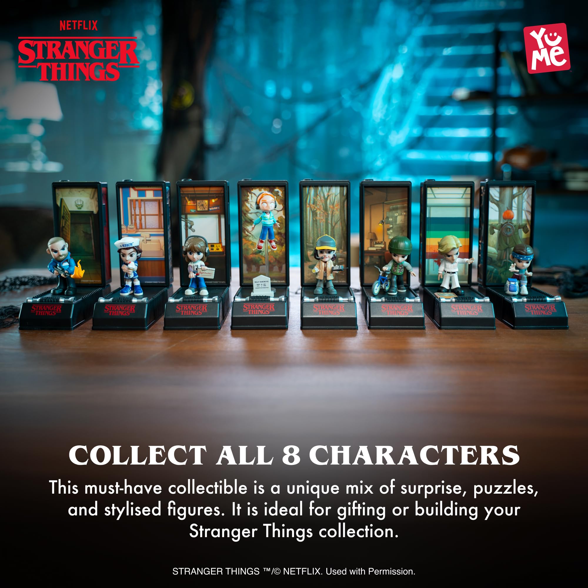 YuMe - Stranger Things Blind Box, 1 von 8 Mini Figuren mit Walkie-Talkie, Sammelfigur mit Display-Stand, Netflix Merch für Fans der Serie
