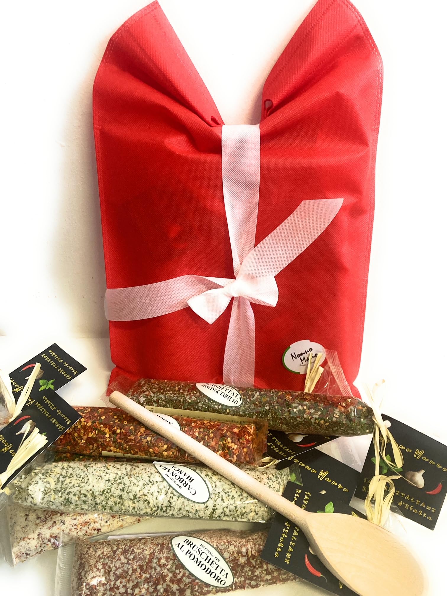 Il Giardino delle Spezie di Nonno Mario 2025– Confezione Regalo Gourmet con 6 Mix per Primi Piatti Italiani + Posata Artigianale in Legno di Faggio – Idee Regalo Made in Italy