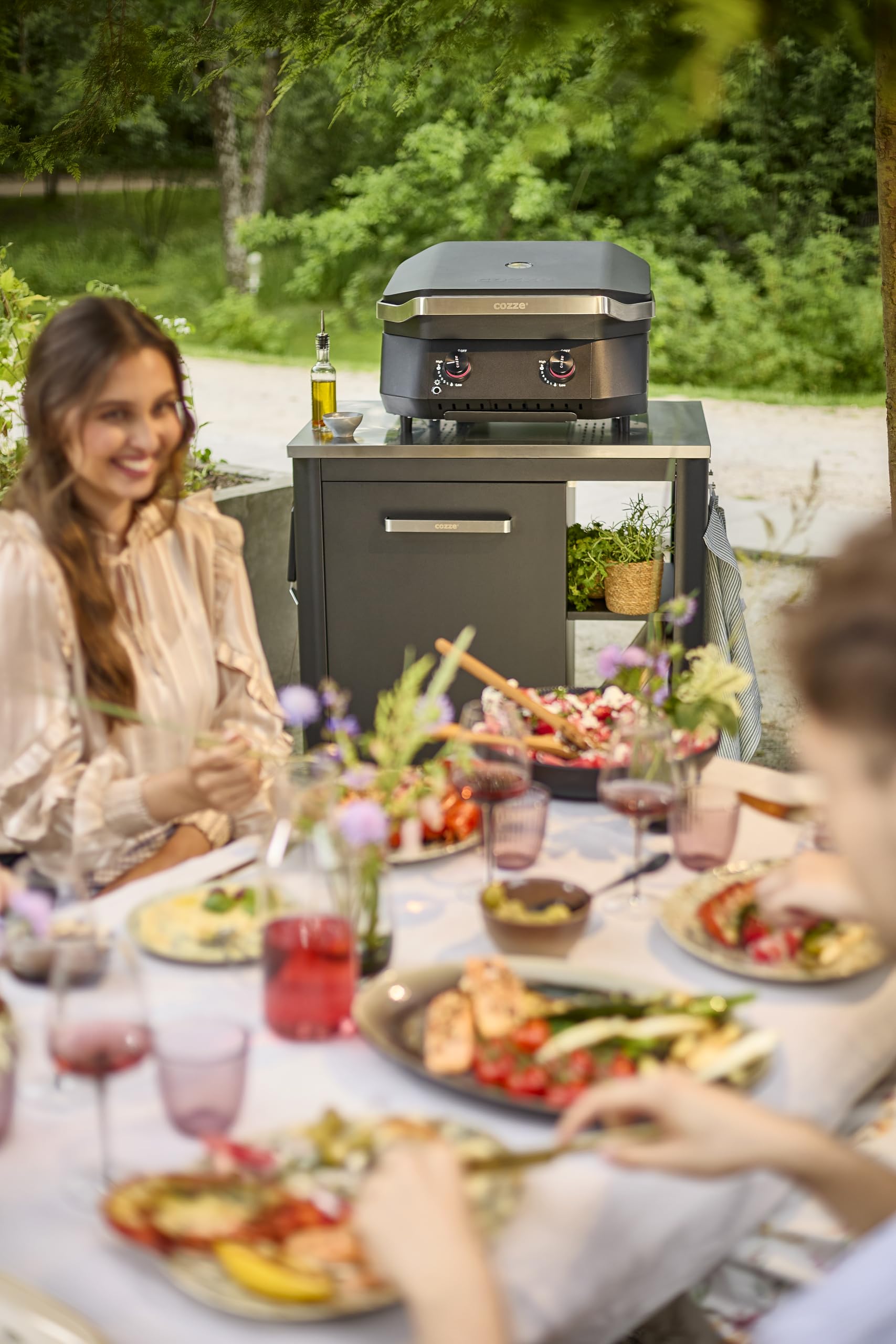 Table de Cuisine Extérieure Cozze® - Plan de Travail en Acier Inoxydable, Charge Max 100kg, avec Roues Robustes & Porte-Bouteille de Gaz, Noir