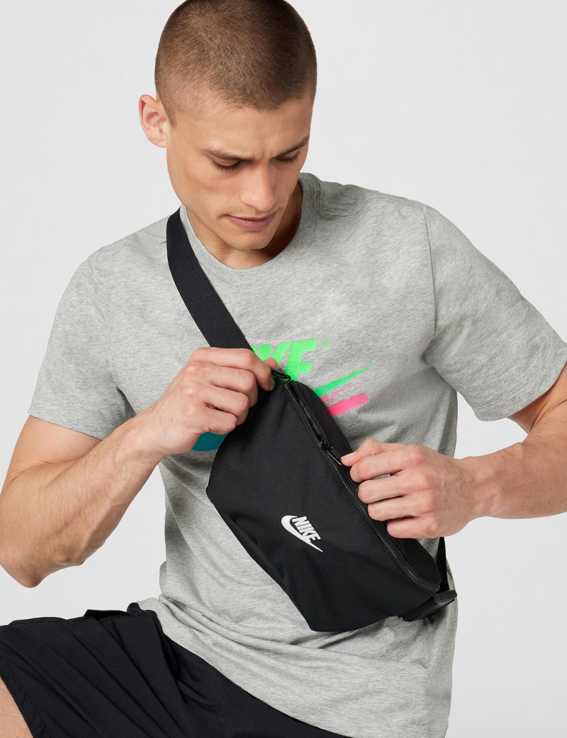 Nike Heritage 2.0 Sac Banane Black/Black/White One Size