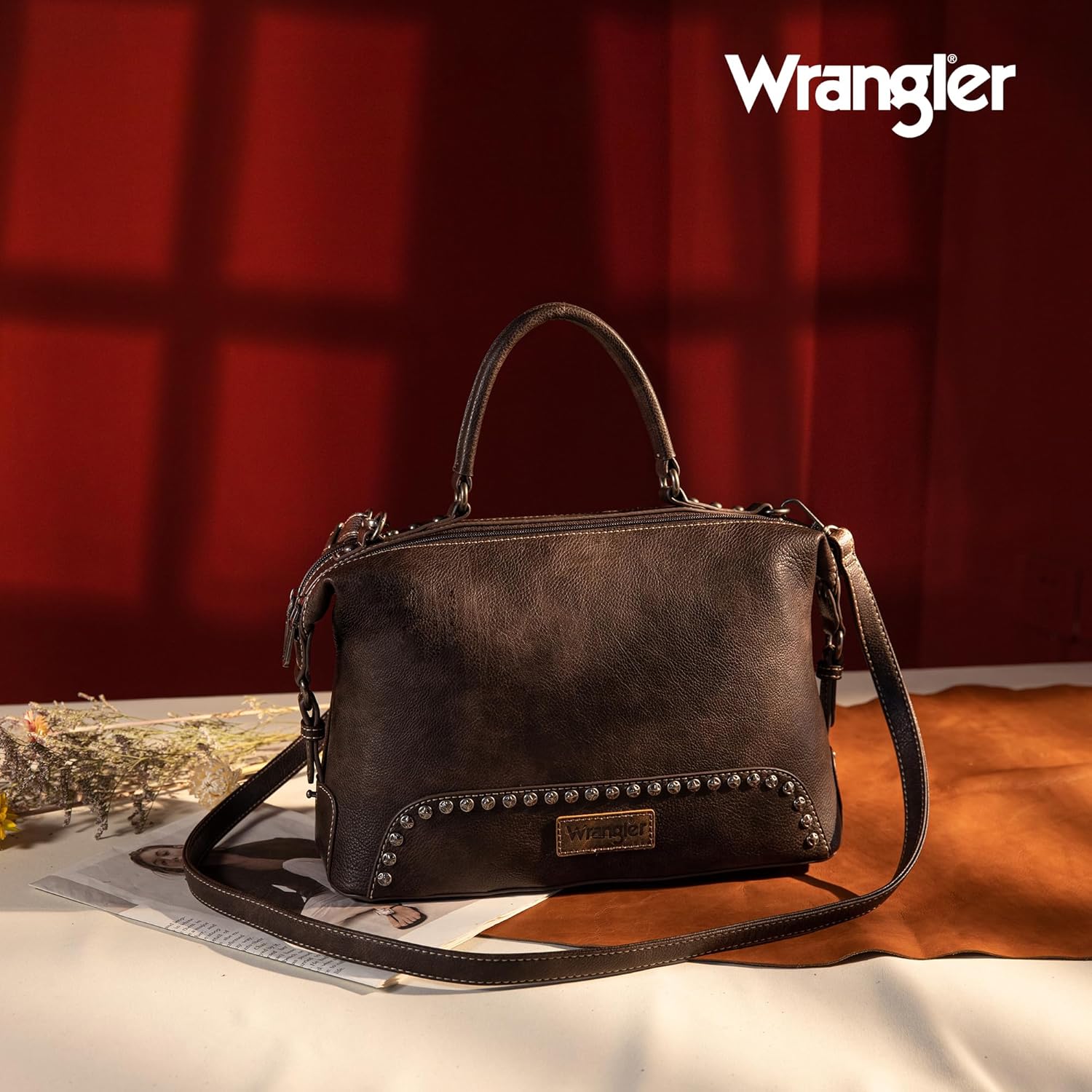 Bolsa feminina Wrangler Doctor com alça superior Hobo em promoção! Veja a oferta e mais achadinhos de Bolsas 8 Hoje é o melhor dia para comprar Bolsa feminina Wrangler Doctor com alça superior Hobo com aquele preço maroto! Promoção! Aproveite a oferta! 8