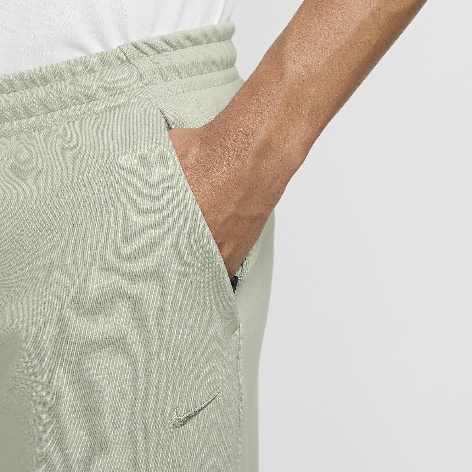 Nike Primary Men's Dri-FIT UV Tapered Versatile Pants (FZ5850-370, Jade Horizon/Jade Horizon) - Image 3