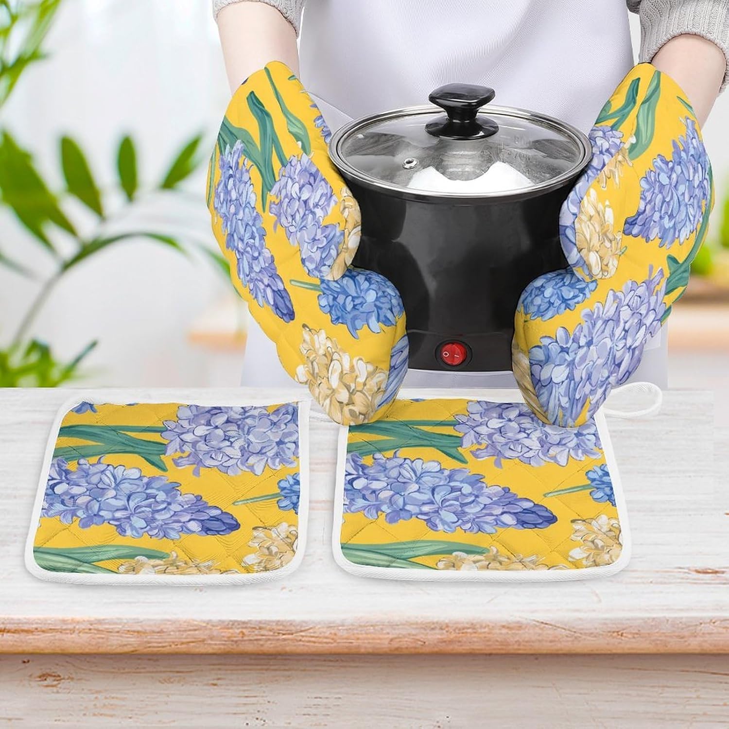 Hyacinth Flowers Yellow Oven Mitts and Pot Holders 4Pcs Set Heat Resistant Cooking Mitts Hot Pads