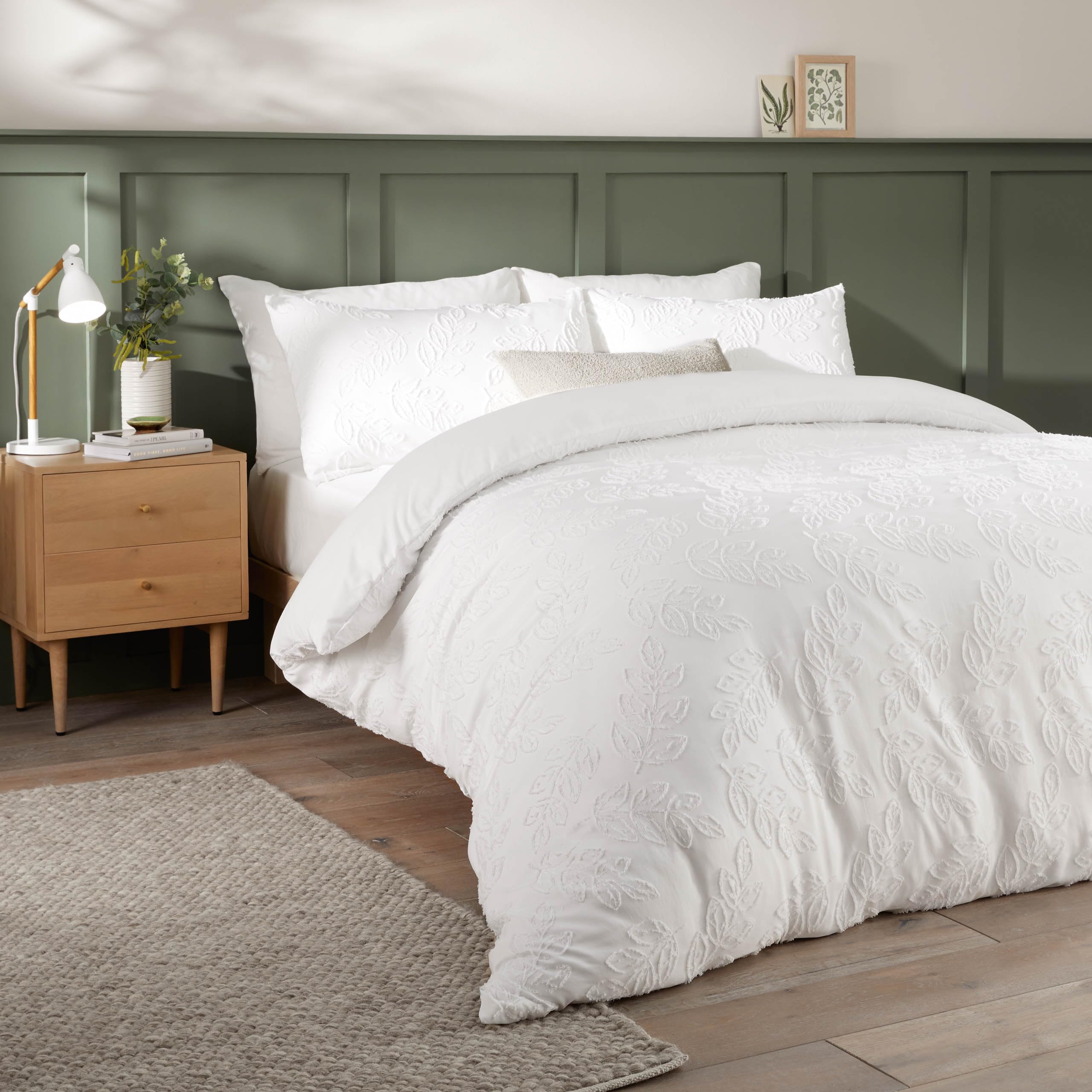 Duvet Day Seville Leaf Duvet Cover Set – Tufted Soft Touch Leaf Design with Easy-Care Finish (White - Double)
