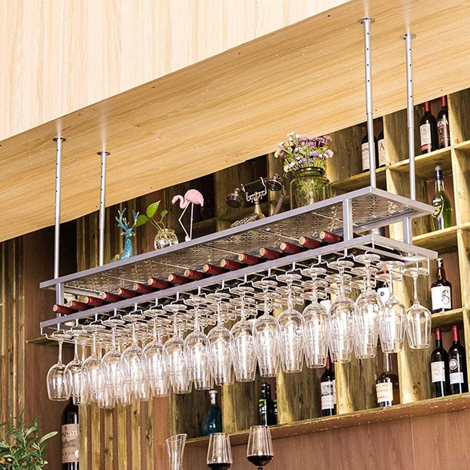 Étagère verres à vin suspendue pour libérer l'espace des comptoirs encombrés