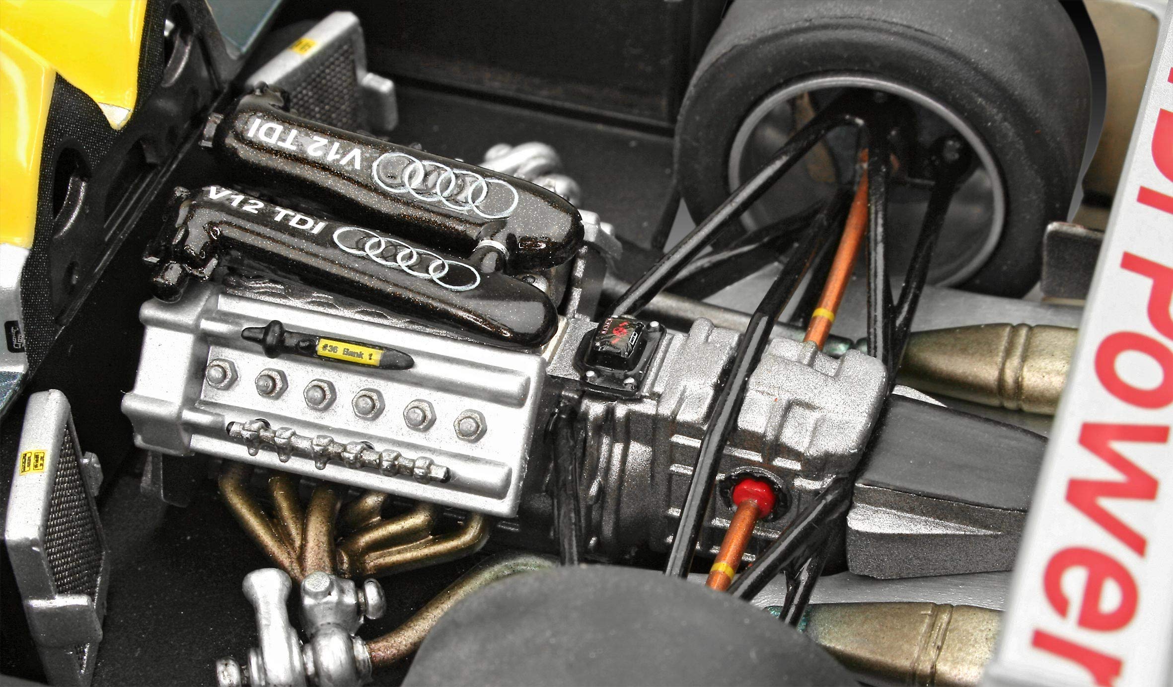 05682 Audi R10 TDI Le Mans + 3D Puzzle