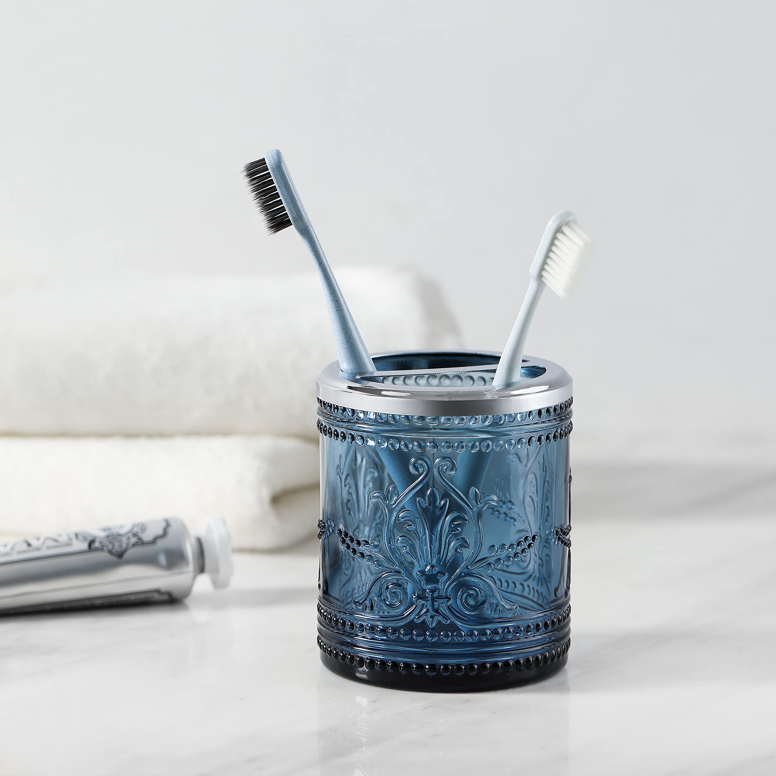 Juego de 4 Accesorios de baño de Vidrio Azul Real Pesado con patrón prensado Decorativo, Incluye dispensador de jabón de Manos, Vaso, jabonera y Soporte para Cepillo de Dientes (Azul)