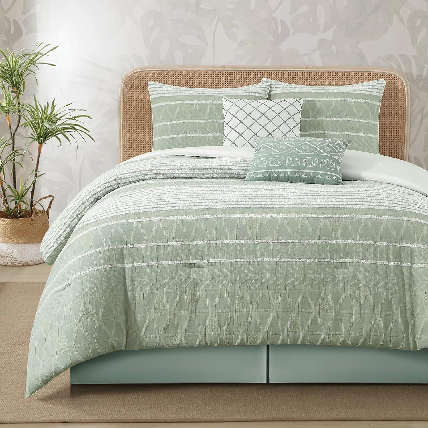 LANCO MODERN LIFESTYLE Cotton Comforter Set King, Gorgeous Geometric Jacquard, Sage Soft Lightweight Bedding Set for All Seasons, Bedskirt, Pillow Shams and Decor Pillows