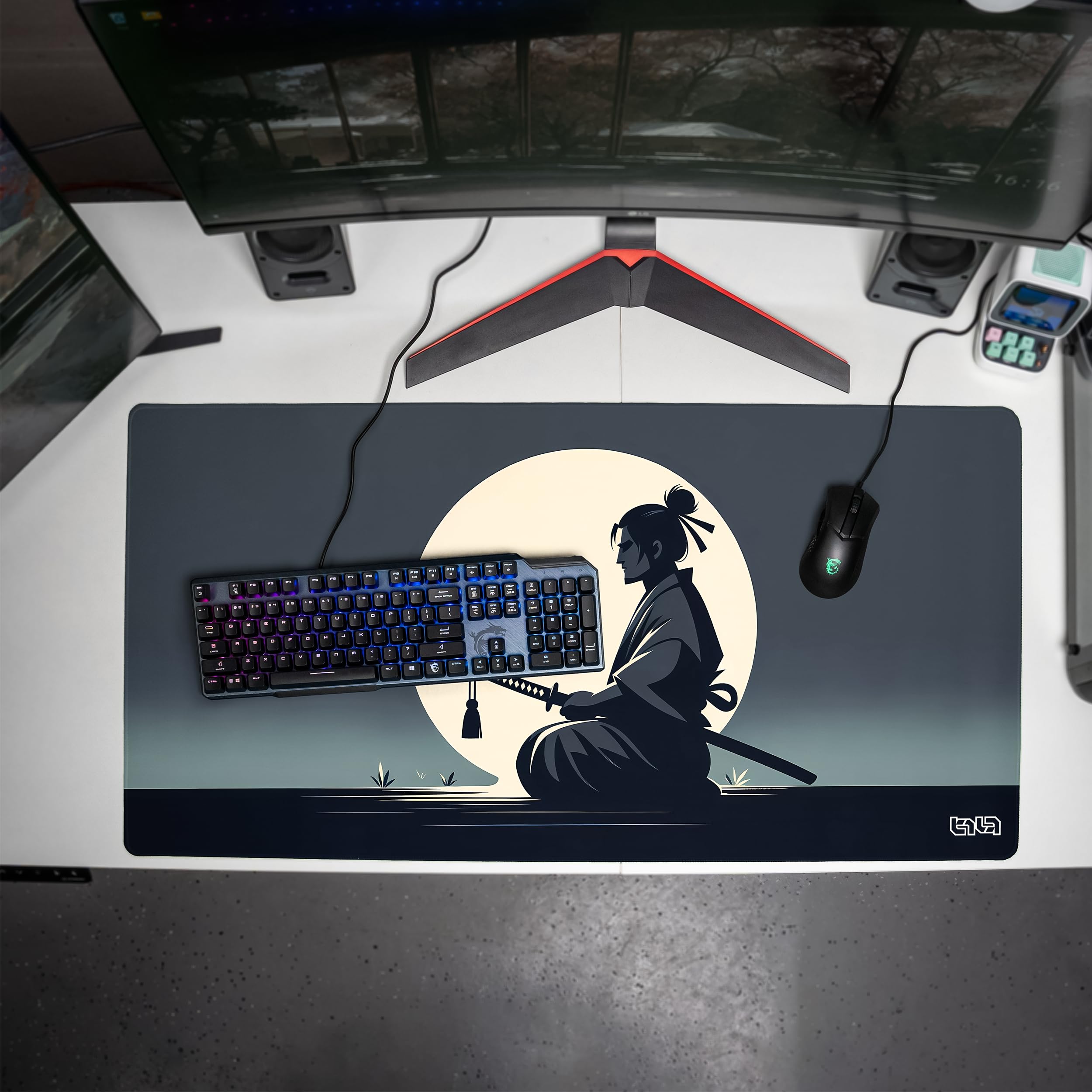 Tilt Gaming Muismat XXL 100x50 cm | Multifunctionele Mouse Pad | Grote en Antislip Desk Mat | Waterdichte Bureau Onderlegger | Verbetert Precisie en Snelheid (Fox Sorceress