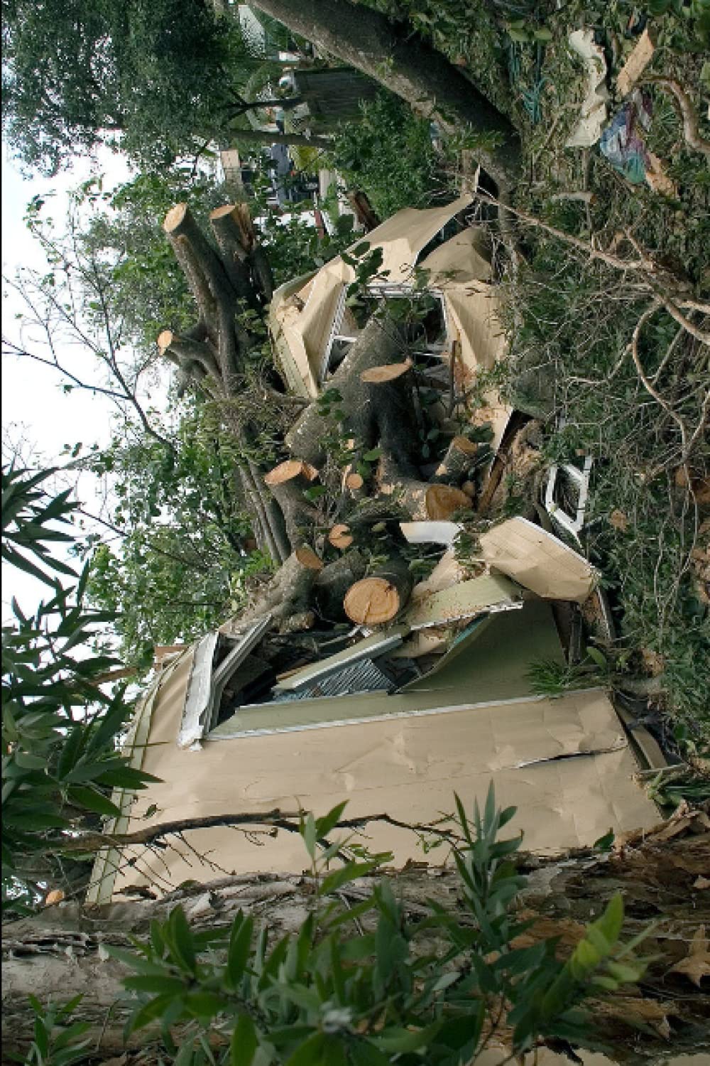 Hurricane Katrina Damage To Mobile Home In Davie, Florida Journal: Blank 150 page lined journal for your thoughts, ideas, and inspirations