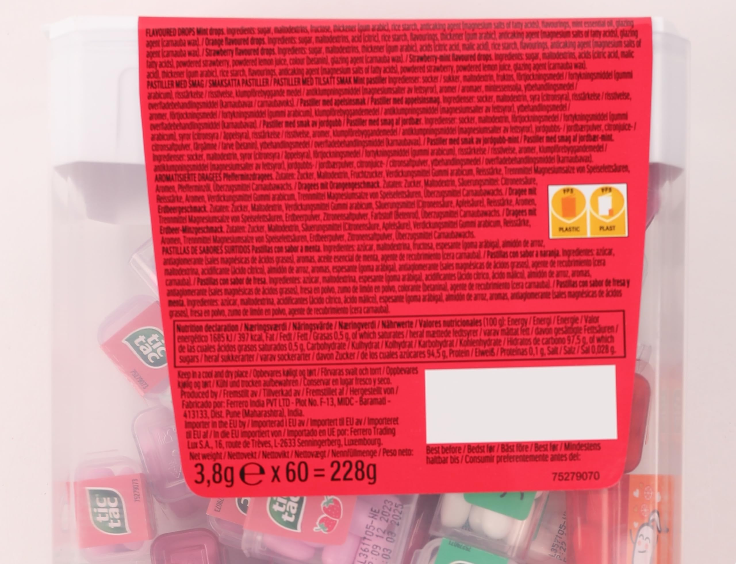 Tic Tac Strawberry Mix Pack Doble – 60 Mini Cajas por Pack (4 Sabores) + Juego de Tres en Raya – 120 Caramelos para Fiestas Infantiles, Detalles, Piñatas y Sorpresas Dulces