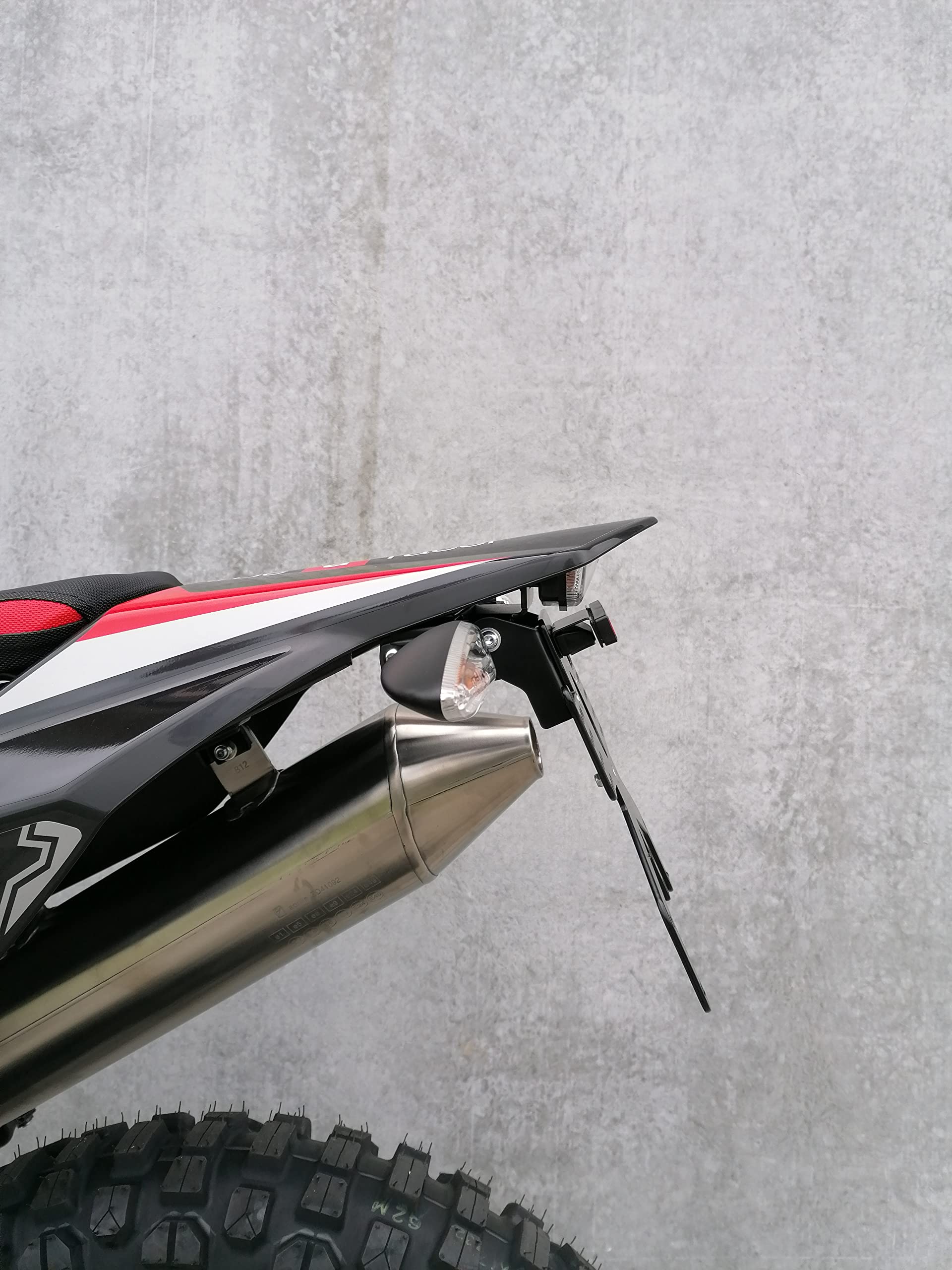 Kennzeichenhalter GroFaTec Revo Short für Aprilia RX125 SX125 2018-2024 Kennzeichenträger Enduro RX 125 Supermoto SX 125 Träger Halter kurzes Heck Heckumbau Kennzeichenhalter sx125 rx125