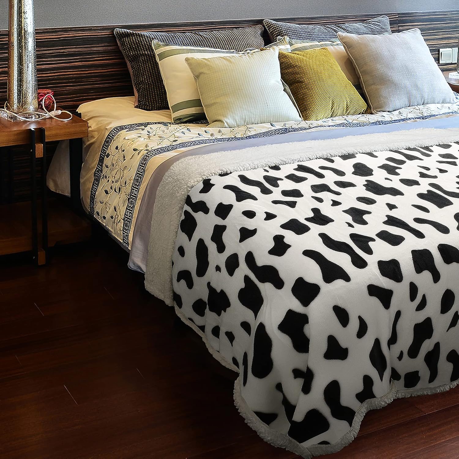 Catalonia Cow Print Sherpa Fleece Blanket, Super Soft Plush Throw Blanket for Couch or Bed, Comfy Fluffy Winter Gift for Cow Lovers, 60x80 Inches