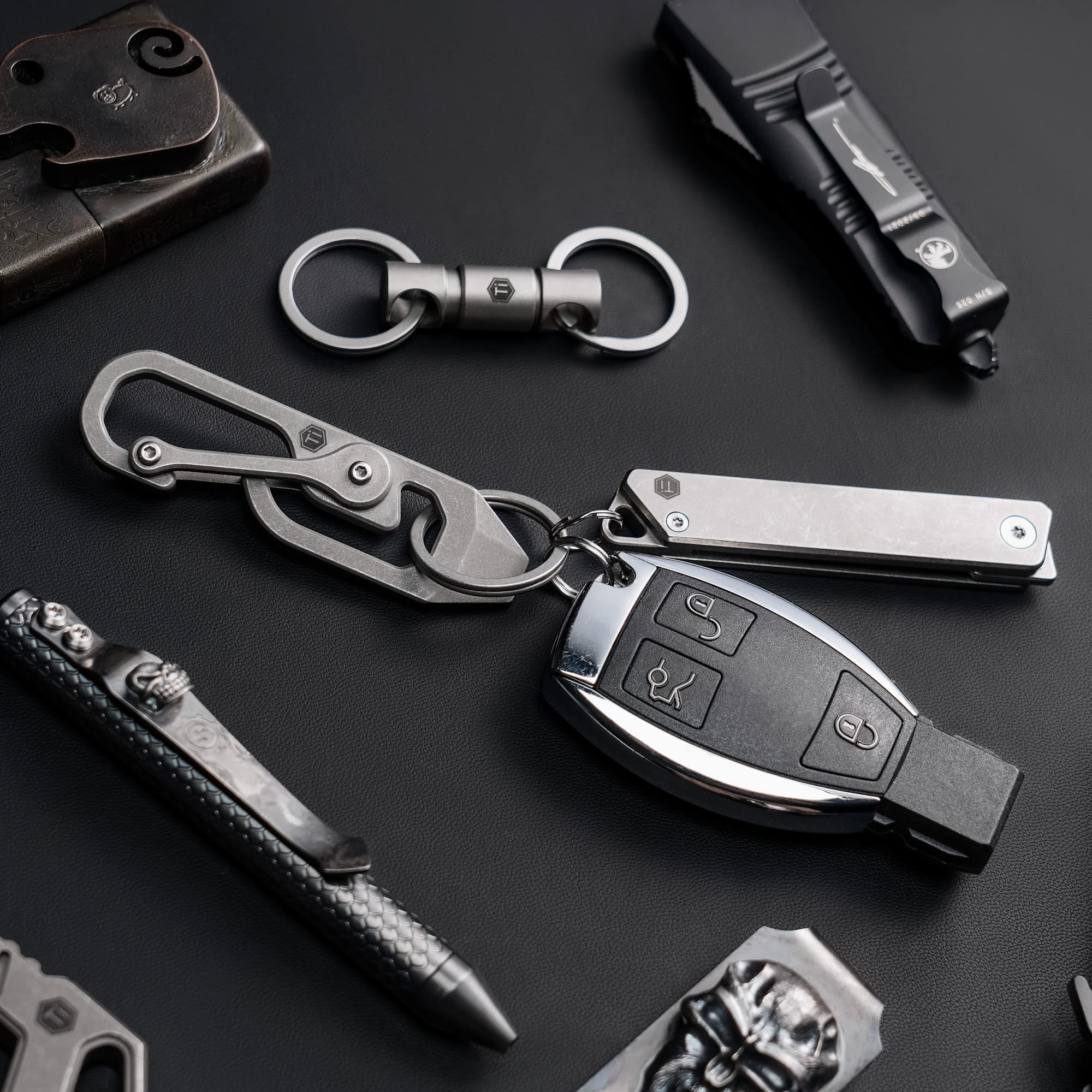 KeyUnity KU06 Strumento portachiavi a moschettone in titanio, apribottiglie con cacciavite per uso quotidiano