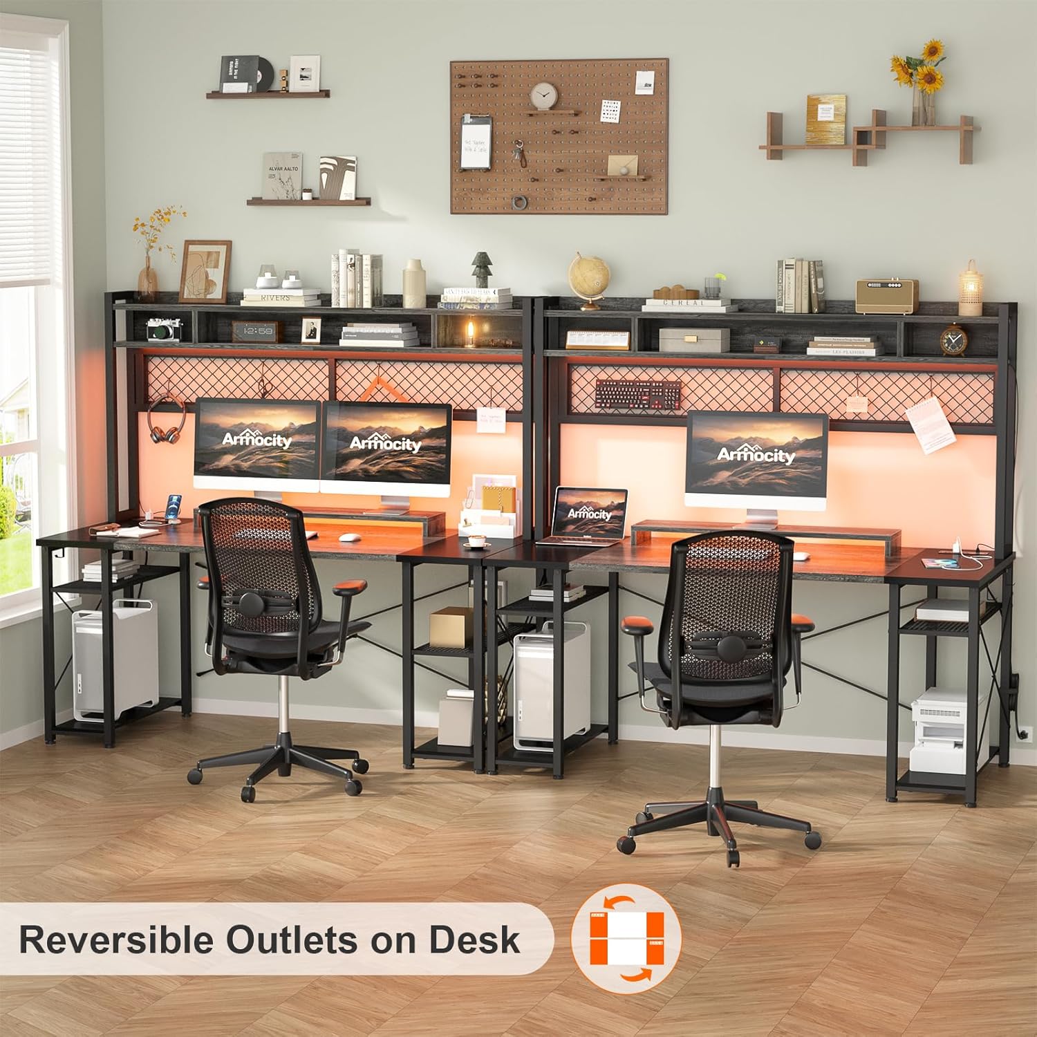 Image showing two Armocity desks side-by-side, highlighting the reversible outlets feature. One desk has outlets on the left, the other on the right.