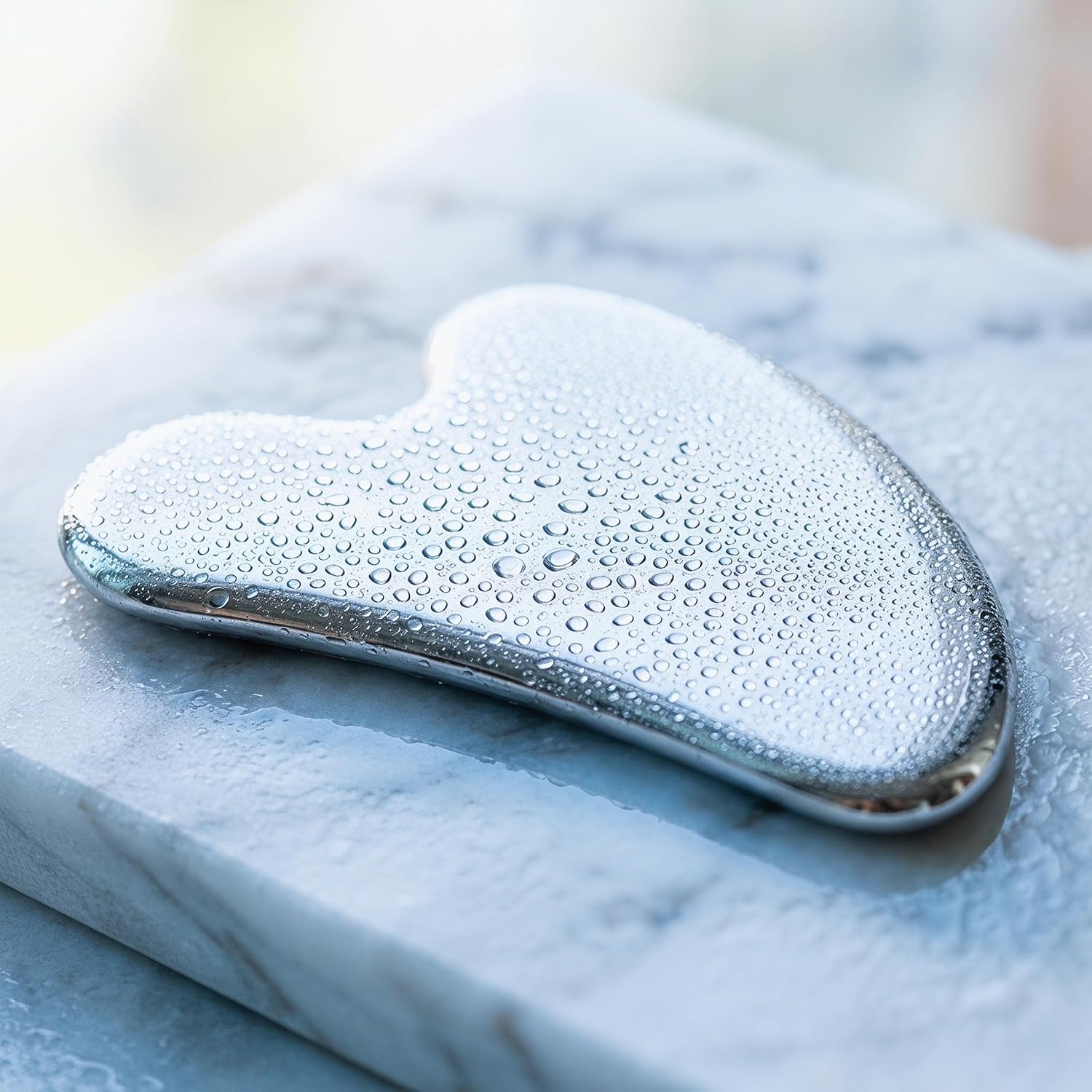 2 Pack Stainless Steel Gua Sha Tools, Heart and Lip Shape Facial Gua Sha Scraping Massage Board for Jawline Sculpting, Face Massage, Depuffing and Skin Care Gift