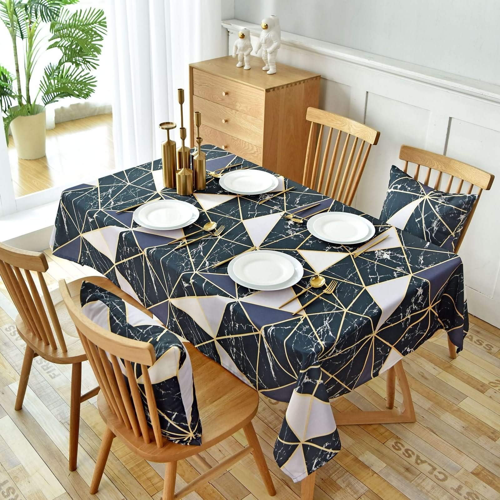 Nappe rectangulaire imprimé marbre noir 135x260cm pour table moderne