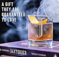 Vista 2 de Monograma grabado de cristal de whisky Rocks de 11 onzas (letra J), regalos de bourbon personalizados de la A-Z para hombres, día del padre, vidrio