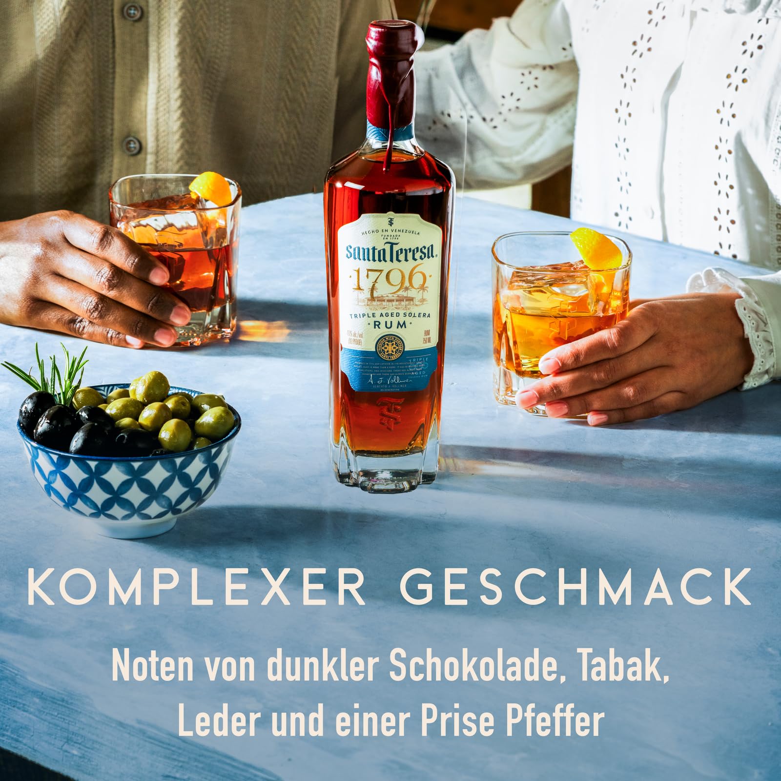 Santa Teresa 1796 Triple Aged Solera Rum in Metalldose, 40 Vol.-%, 70 cl/700 ml, dunkler dreifach gereifter Super Premium Single Estate Rum aus Venezuela als Geschenk-Set