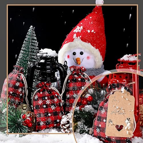 Vista 40 de Shappy 24 bolsas de regalo de Navidad con cordón, bolsas de Adviento de arpillera a cuadros de Navidad, 7 x 5 pulgadas, bolsa de lino para dulces