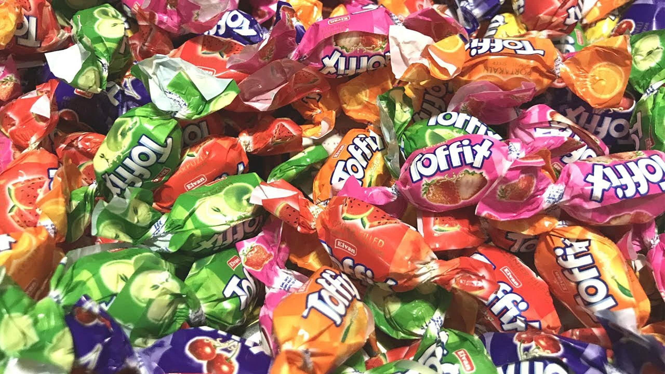 Toffix Chewy Wrapped Sweets Fruity Chew Centres 400g bag of Sweets