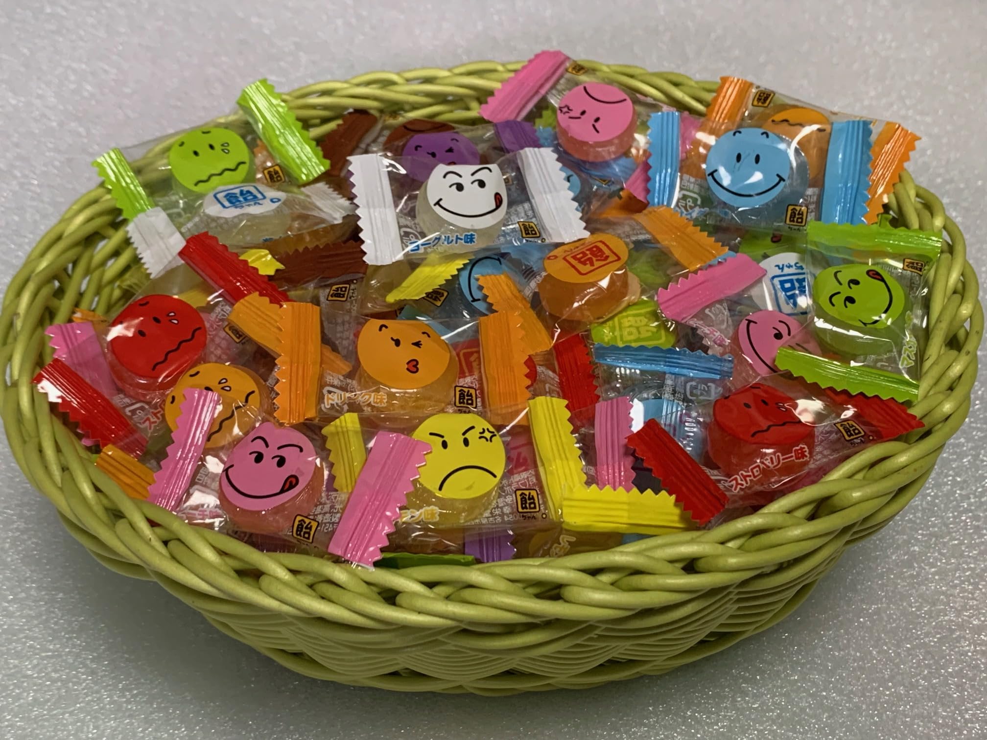 Amazon.co.jp: 幸栄堂 お徳用 飴ちゃん(おみくじ付き) 1kg : 食品