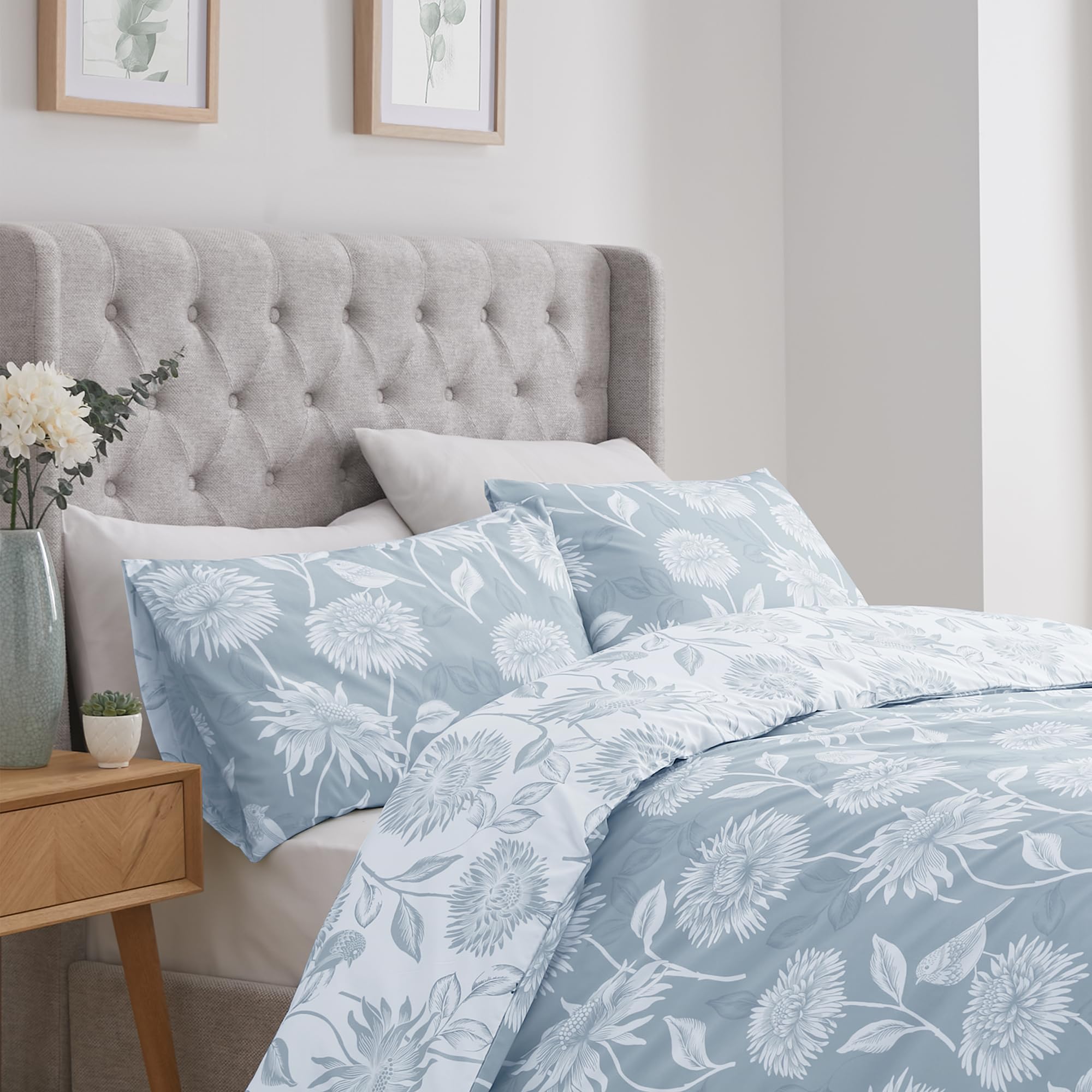 Dreams & Drapes Blue Chrysanthemum Duvet Cover Set, Single Size, Reversible Floral Bedding in 2 Colours - Image 2