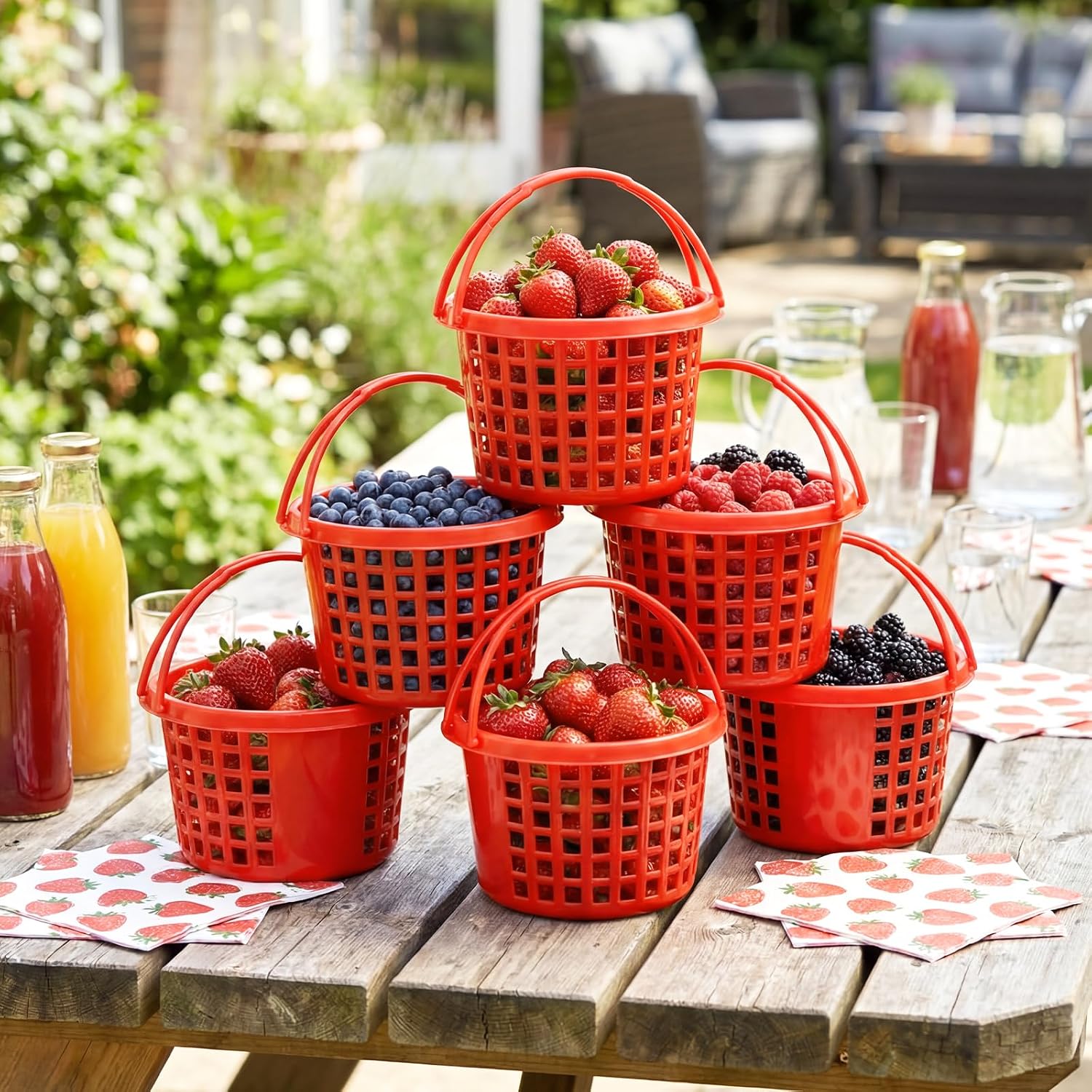 Sliner 30 Pack Berry Picking Baskets with Handle 2 Pint Plastic Strawberry Baskets for Harvesting Stackable Fruit Basket for Farmers Market Display Summer Party Fruit Container(Round)