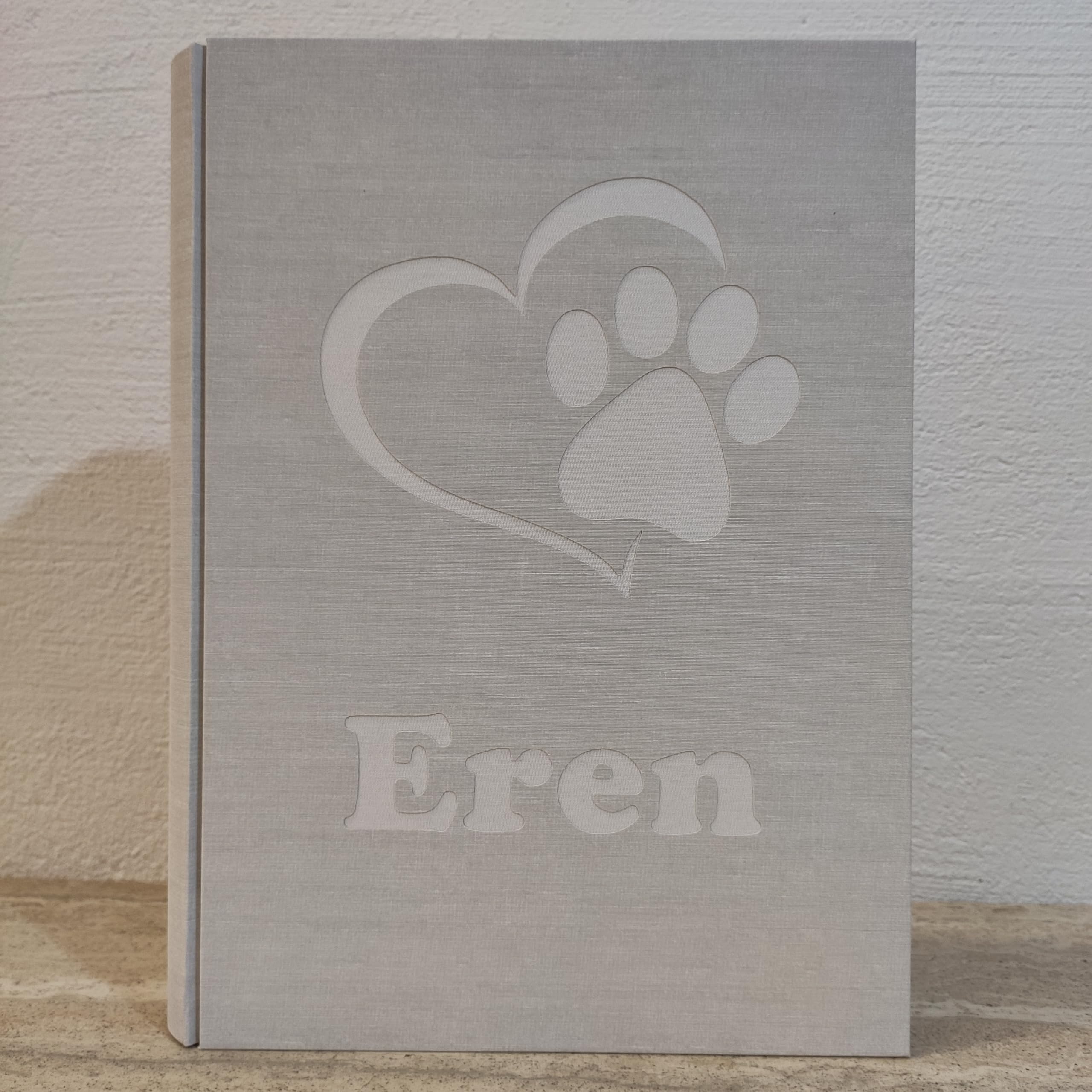 Album fotografico artigianale per il tuo cucciolo cane gatto coniglio personalizzabile con nome intagliato in ecopelle e tela regalo cucciolo fido 2026 made in italy legnoegrafite