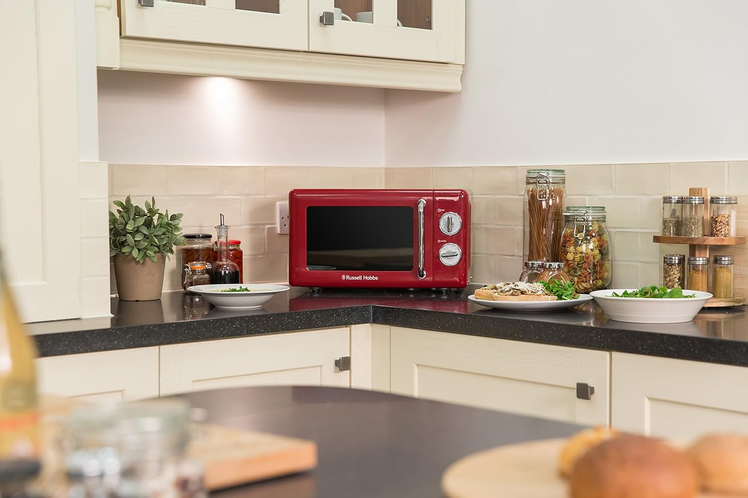 Russell Hobbs RHRETMM705R-N 17 L 700 W Red Compact Retro Solo Forno a microonde manuale con 5 livelli di potenza, timer, regolazione sbrinamento, facile da pulire : Amazon.it: Casa e cucina Russell Hobbs RHRETMM705R-N 17 L 700 W Red Compact Retro Solo Forno a microonde manuale con 5 livelli di potenza, timer, regolazione sbrinamento, facile da pulire : Amazon.it: Casa e cucina
