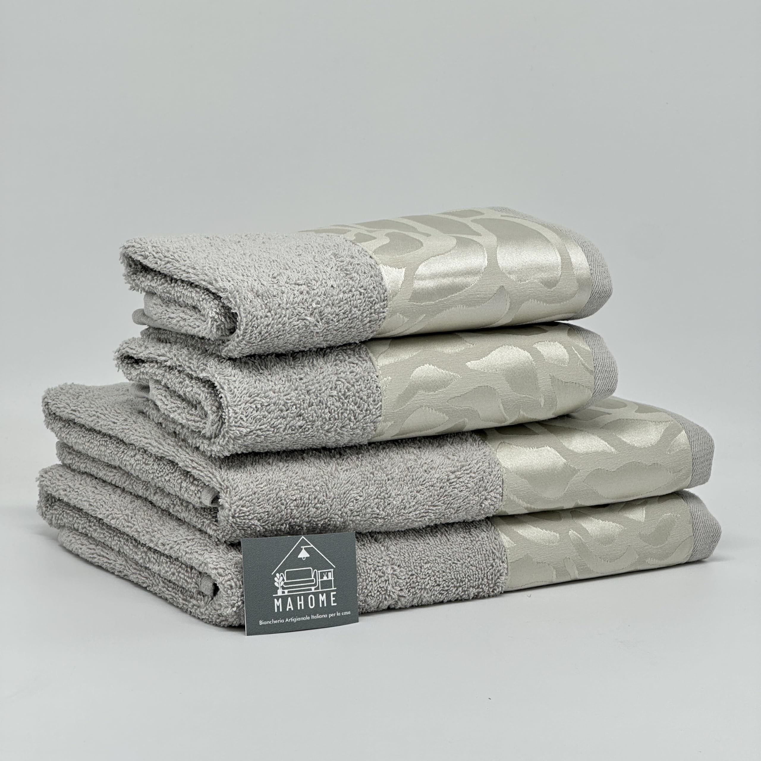 Mahome Set Asciugamani 4 Pezzi 450 Gr/m² 100% Cotone Italiano Artigianale con Balza in Jacquard | Set 2 Viso + 2 Ospite Morbidi Soffici Made in Italy (Dubai Grigio)