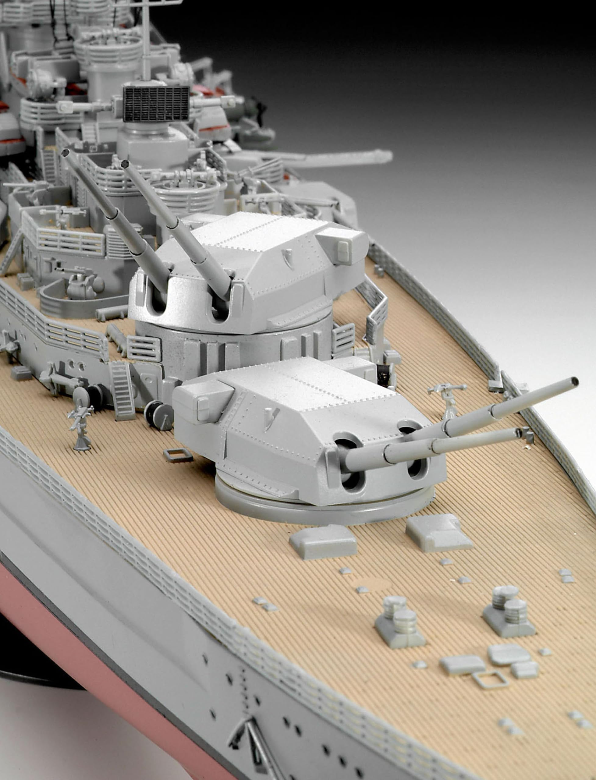 Amazon | ドイツレベル(Revell) 1/350 ドイツ海軍戦艦 ビスマルク