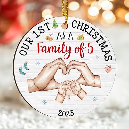 Miniatura 2 de Gossby Adorno de Navidad de familia de 5 2023  Nuestra primera Navidad como familia de 5  Recuerdo familiar de Navidad de madera  Navidad para hija,