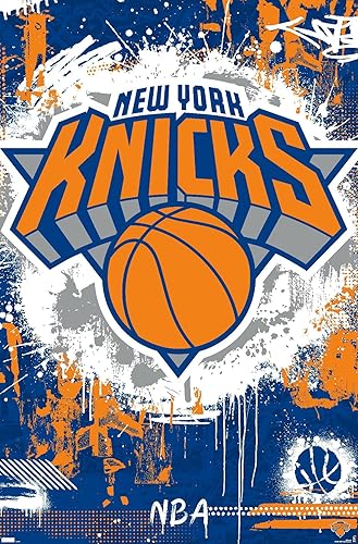 Trends International NBA New York Knicks - Póster de pared con logotipo Maximalist 23, 22.37 x 34.00 pulgadas, versión premium sin marco
