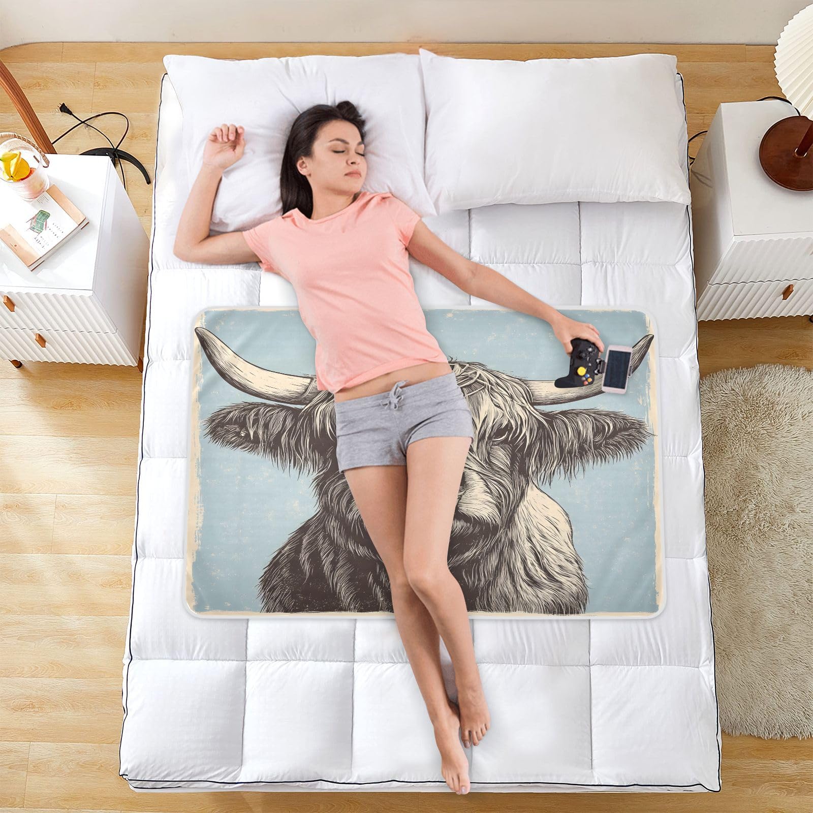 CEBUGI 34” x 52”Washable Underpads Heavy Absorbency Waterproof Incontinence Bed Pads Cute Highland Cow Pee Pads for Adults Kids and Baby