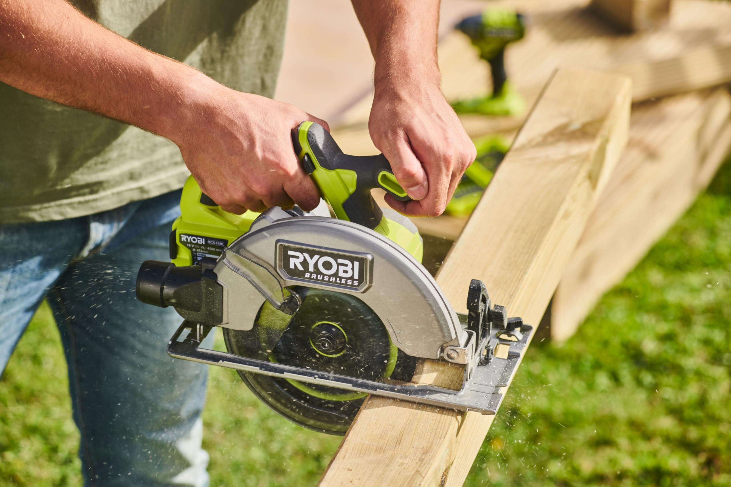 RYOBI 18 V ONE+ Brushless Akku-Handkreissäge RCS18BL-0, 184 mm Sägeblatt | werkzeuglose Einstellungen, ohne Akku und Ladegerät