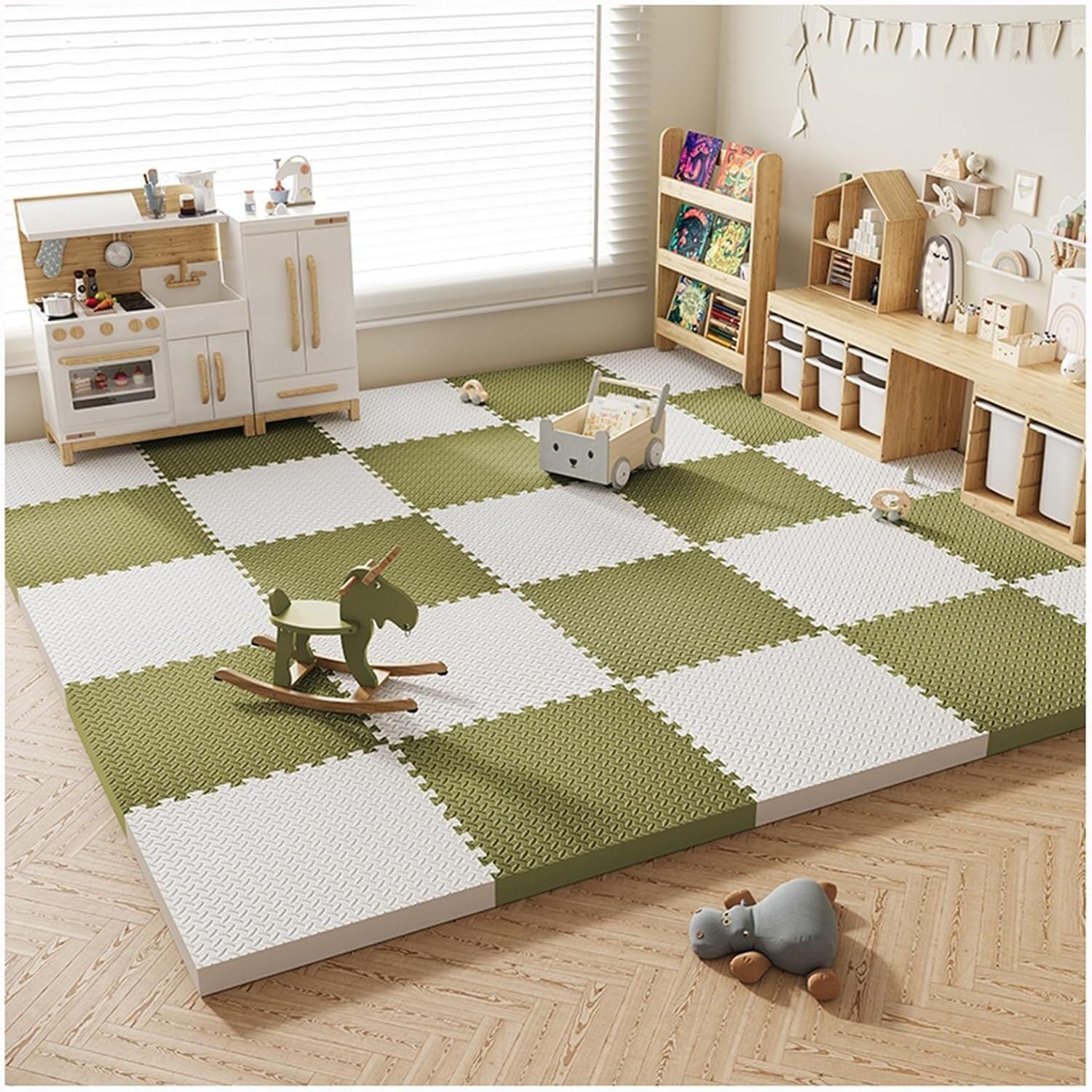 LoiYtrd Foam Floor Interlocking Foam Tiles 30x30cm Square Soft Foam Play Mat 1" Thick Puzzle Exercise Mat(White+Green,16PCS)