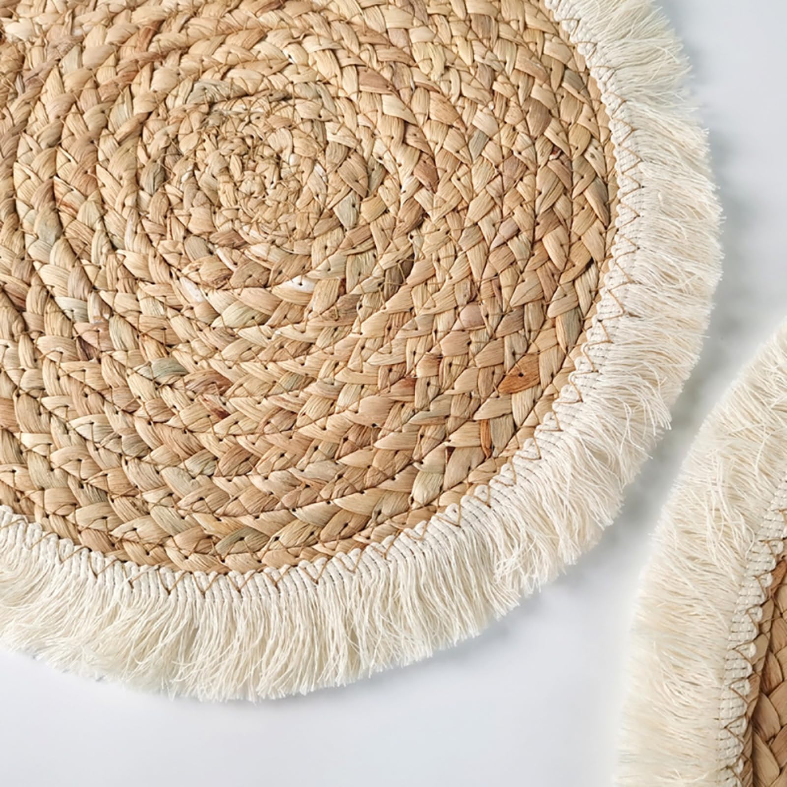 Décoration de Table, Sets de Table, Tapis de Cuisine/Salle à Manger Rond en Herbe Naturelle tressée avec Pompons, Style Ferme, idéal pour Le café ou Le thé.