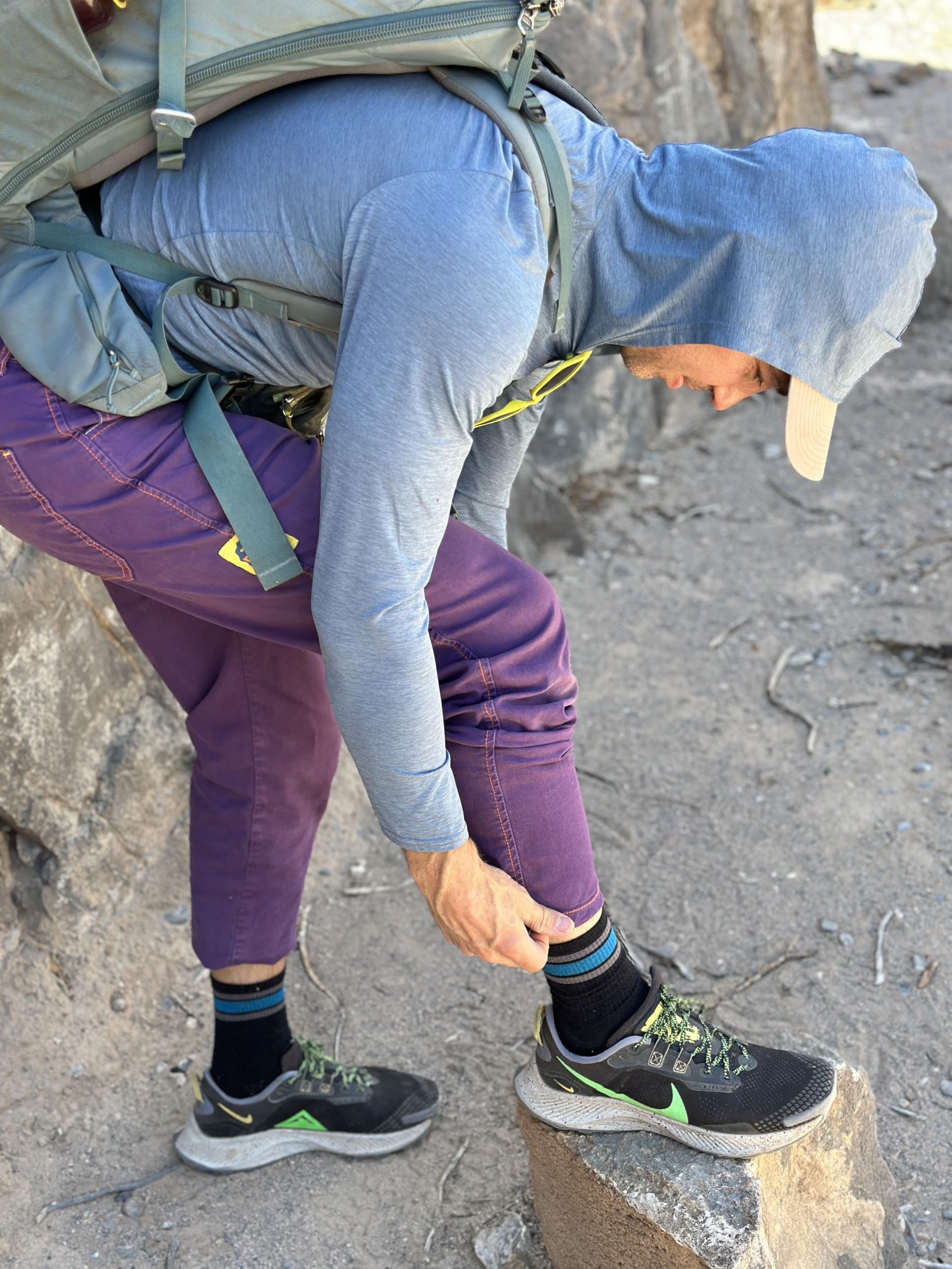 SAMSOX 2 Paar Wandersocken aus Merinowolle, hergestellt in den USA, Micro Crew mit Kissen, leichte Stiefelsocken für Herren und Damen (Nevada)