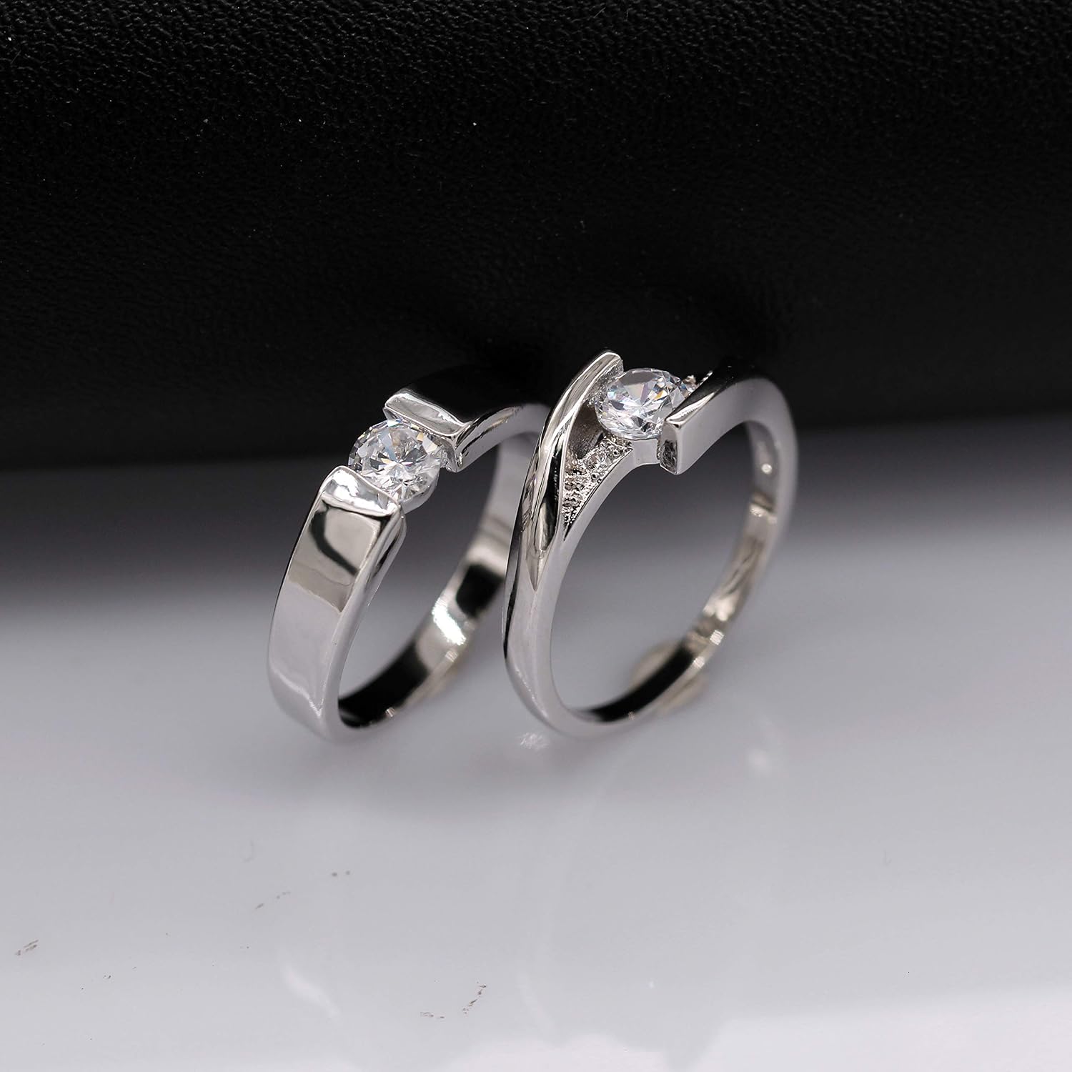 Uloveido 2 pcs His and Hers Matching Engagement Rings Set with Round Cubic Zirconia Platinum Plated Couples Wedding Ring J045