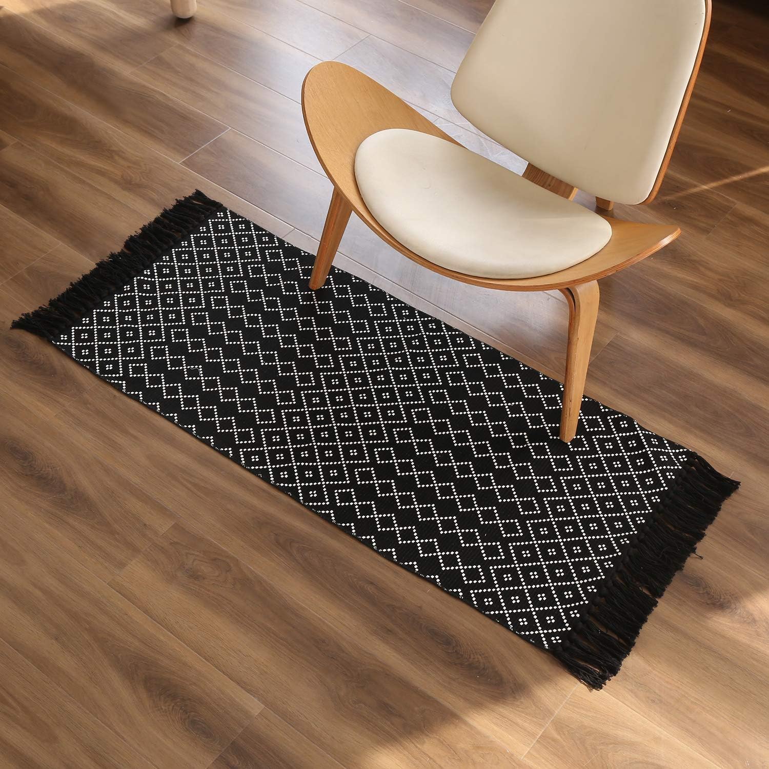 Moroccan Accent Hand Woven Bathroom Rug,Area Rug for Bedroom,Cotton Woven Boho Throw Rug ,Tribal Decorative Throw Rugs for Laundry Hallway Kitchen Sink(2inchx4.2inch,Black&white Rhombus)