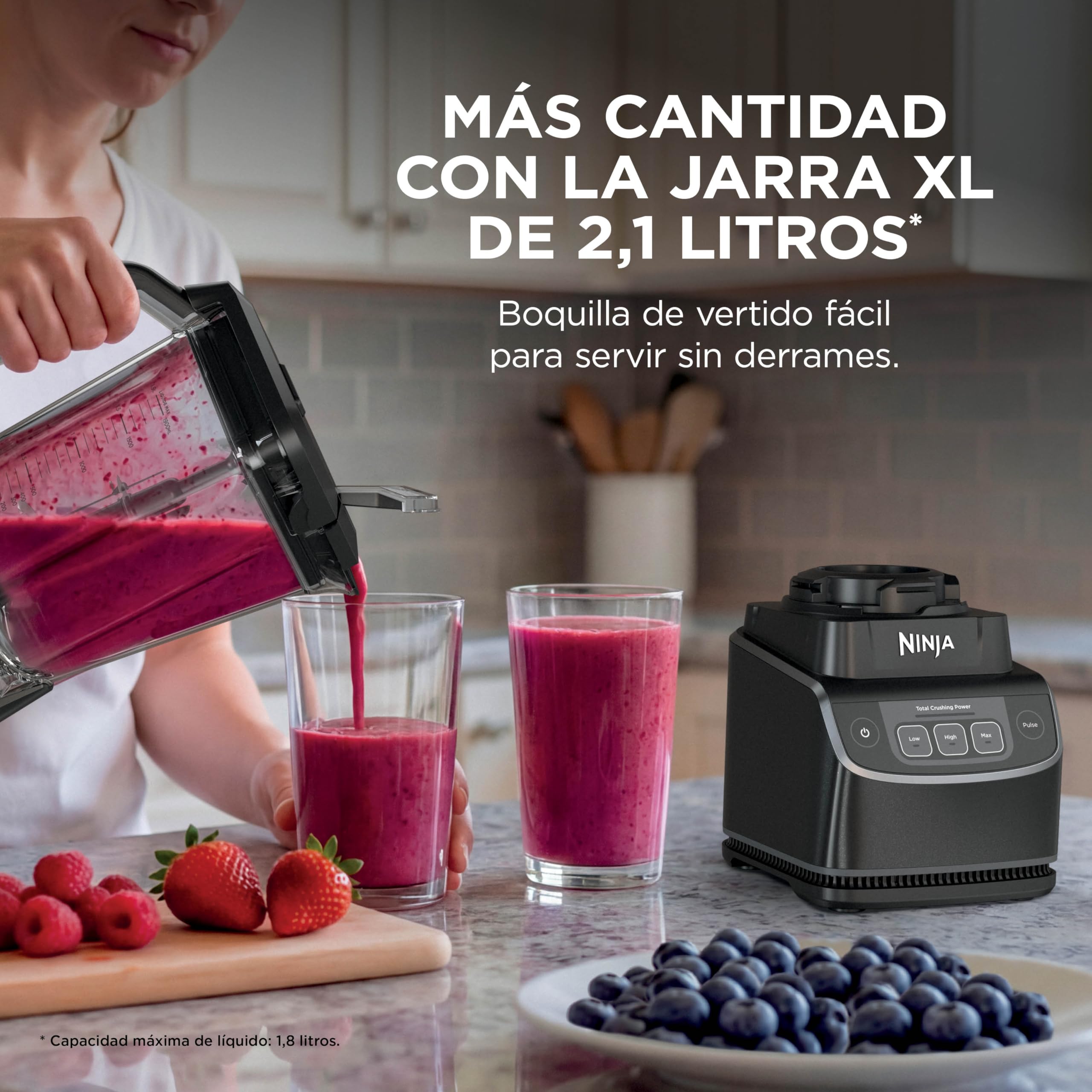Ninja Batidora de jarra, 3 ajustes de velocidad, modo manual Pulse (Pulso), jarra grande de 1,9 l de capacidad máxima para líquidos, prepara smoothies, salsas y mucho más, Negro BP201EU
