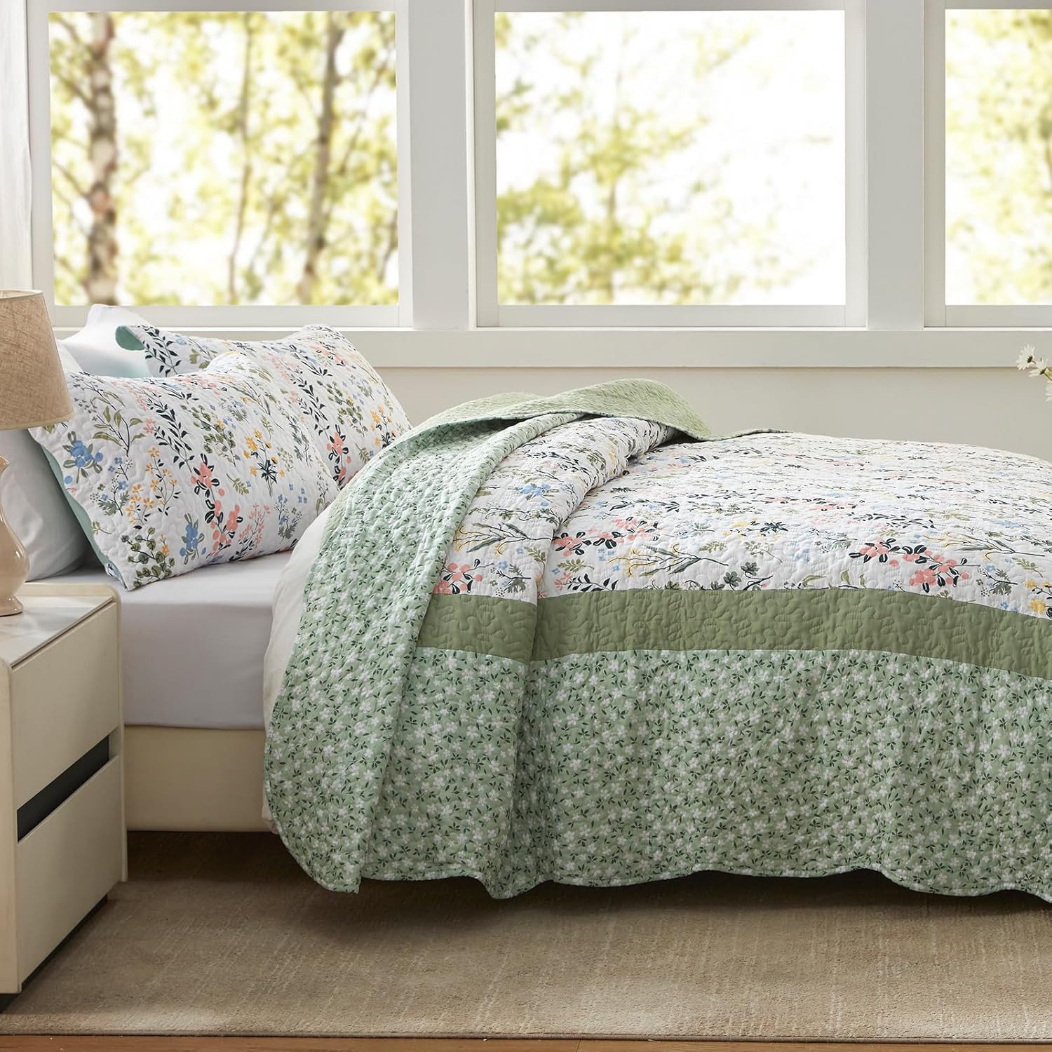 LEAONME California King Size Quilt Set 3-Piece Lightweight Bedspread Coverlet 120''x120'' Garden Style Floral Printed Oversized Bedding Set with Shams for All Season - Image 3