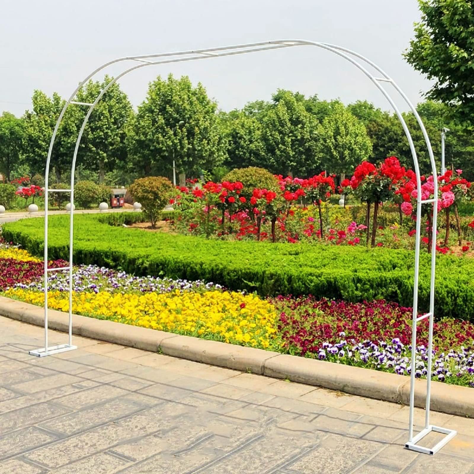 Arco de jardín de metal ideal para decorar bodas y crear pasajes con rosas