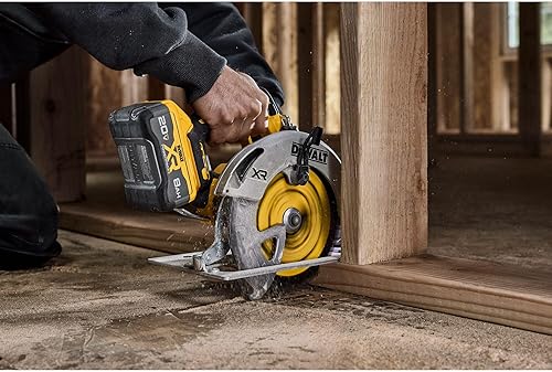 Vista 11 de DEWALT Sierra circular inalámbrica sin escobillas de 20 V MAX XR de 7-1/4 pulgadas, solo herramienta (DCS590B)