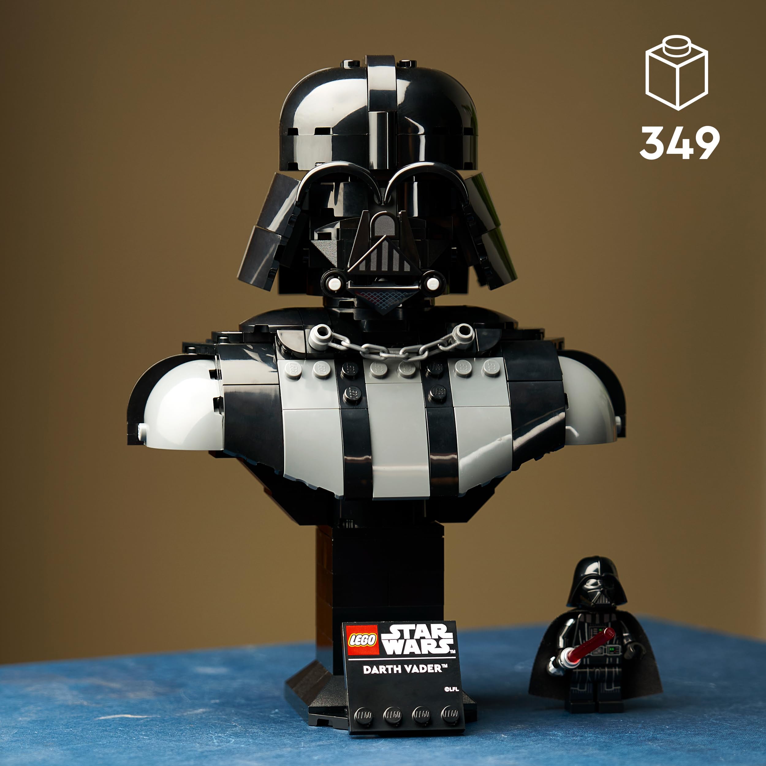 LEGO Star Wars 75439 Bust of Darth Vader - Collectible Adult Model Kit with Red Lightsaber Minifigures - Bedroom Decoration - Gift for Fans of A New Hope - 2
