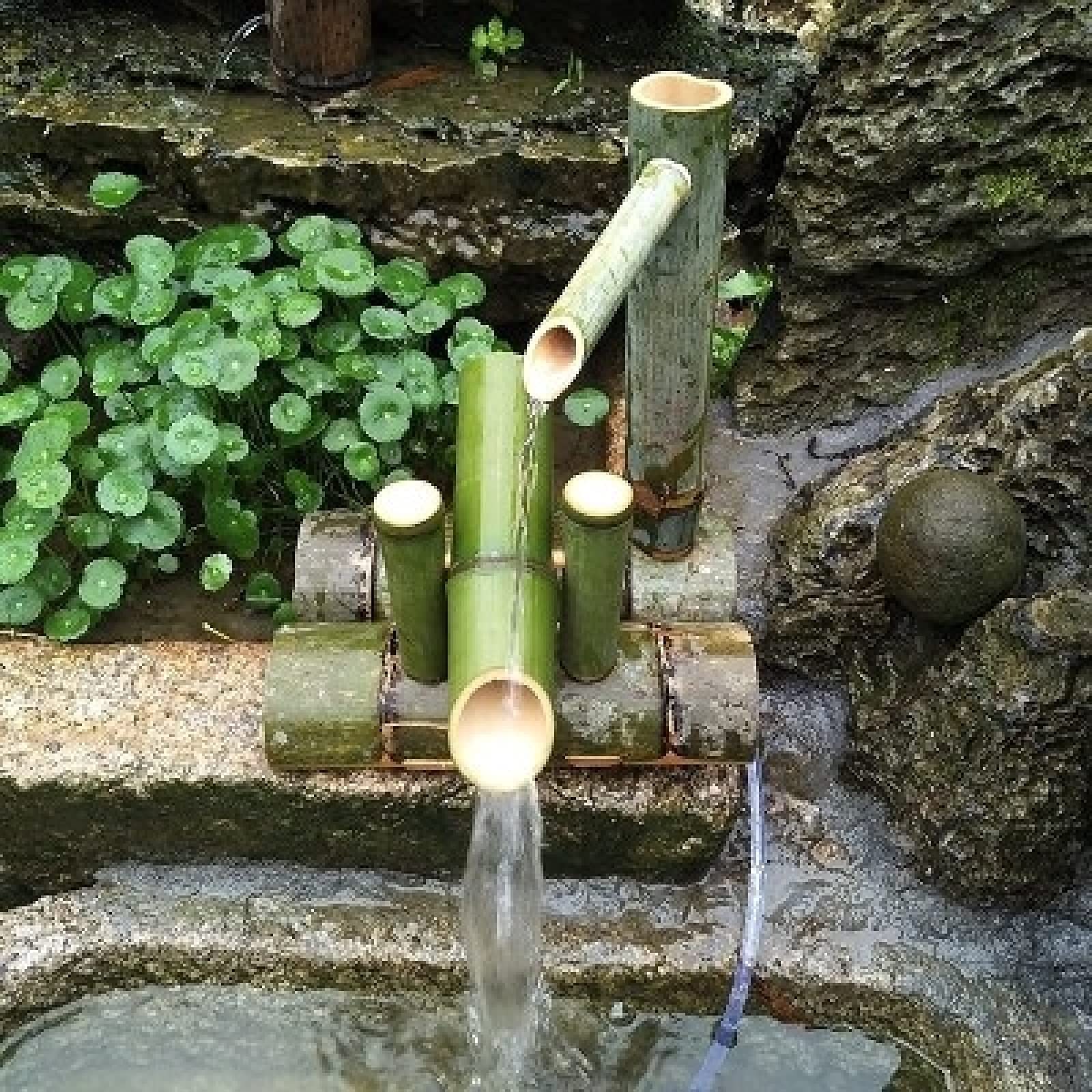 Giochi d'Acqua per Il Giardino ad energia Solare, Piccola Fontana con circolazione d'Acqua, Decorazione con Fontana in bambù, Serbatoio d'Acqua Creativo, Ornamenti da 25 cm